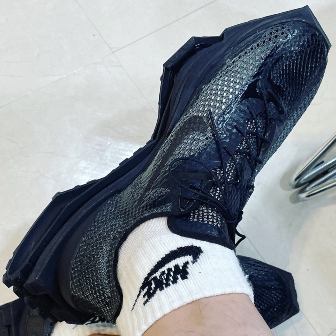 Nike x Matthew M Williams Zoom 004 Triple Black 착용 스타일 - 2