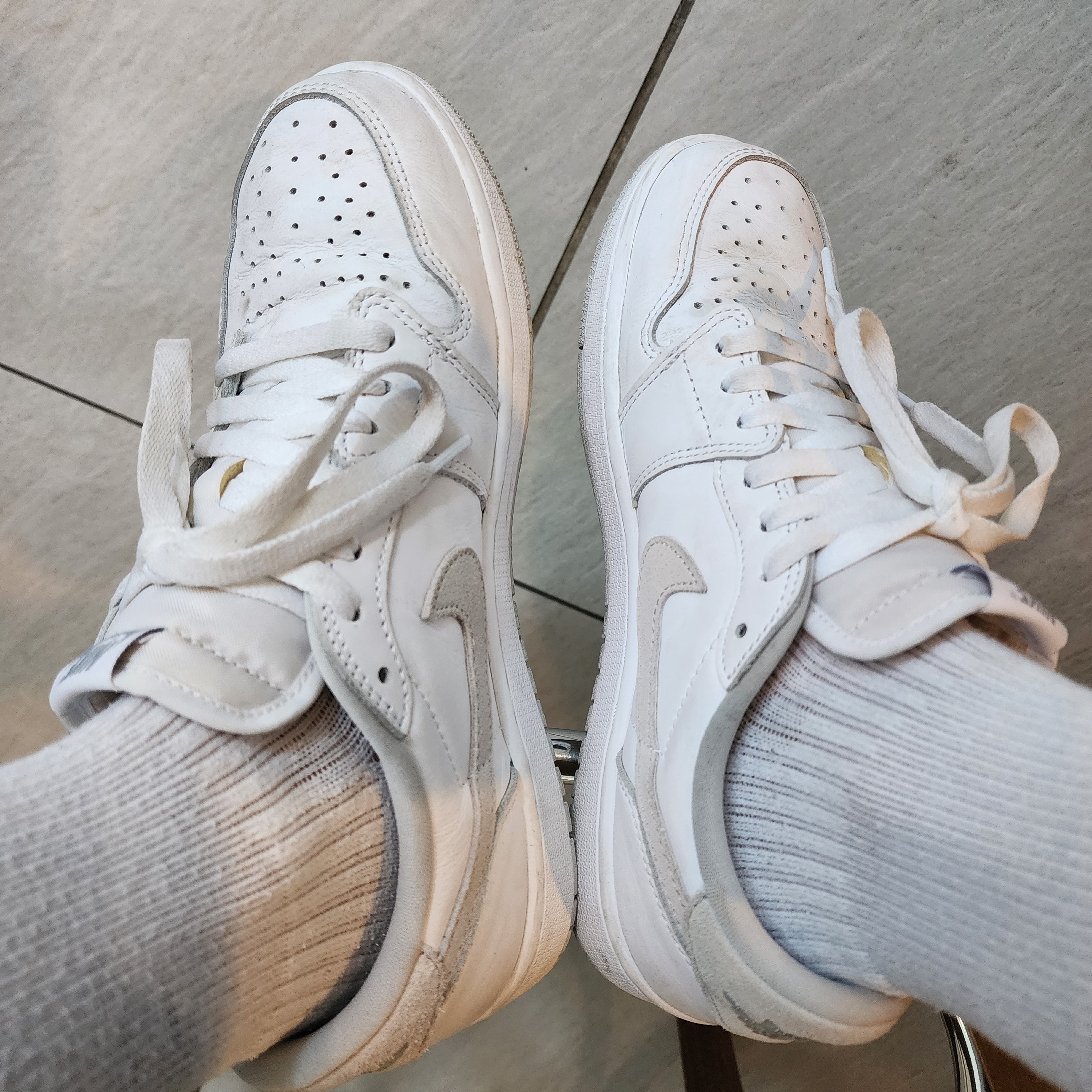 Jordan 1 Low OG Neutral Grey 착용 스타일