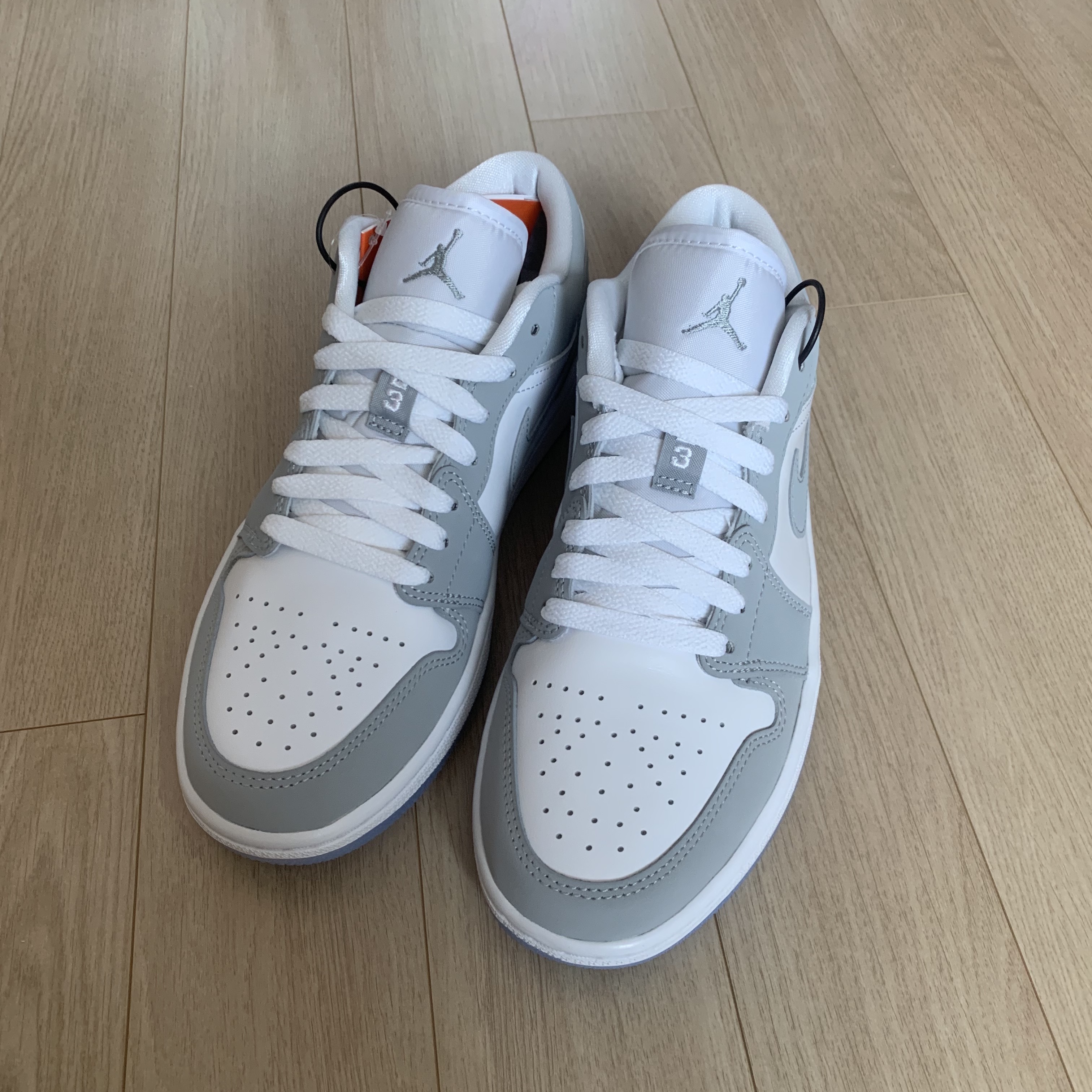 (W) Jordan 1 Low White Wolf Grey 착용 스타일 - 2