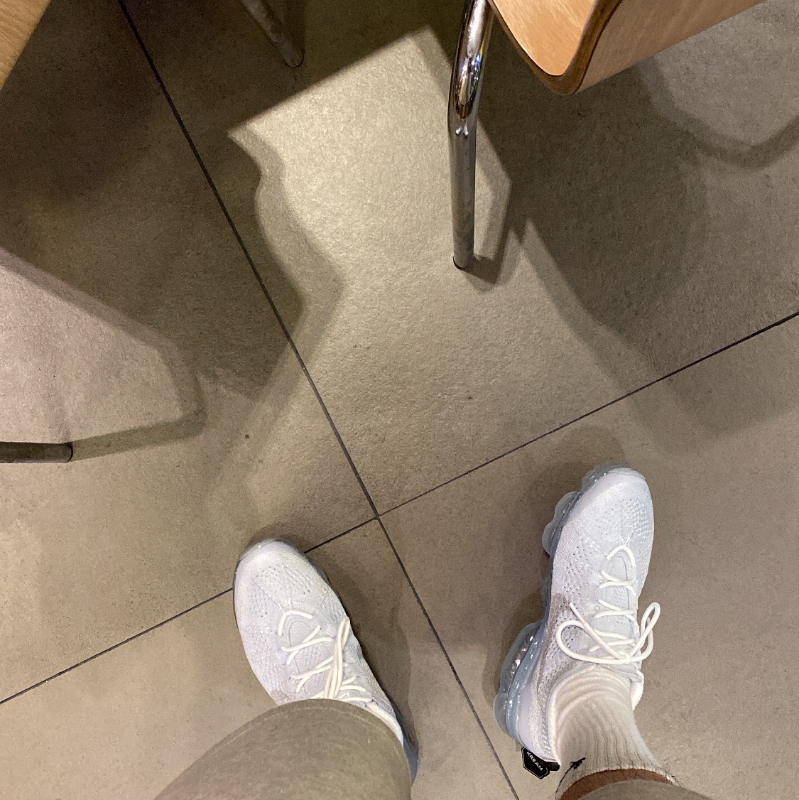 Nike Air VaporMax 2023 Flyknit Pure Platinum 착용 스타일