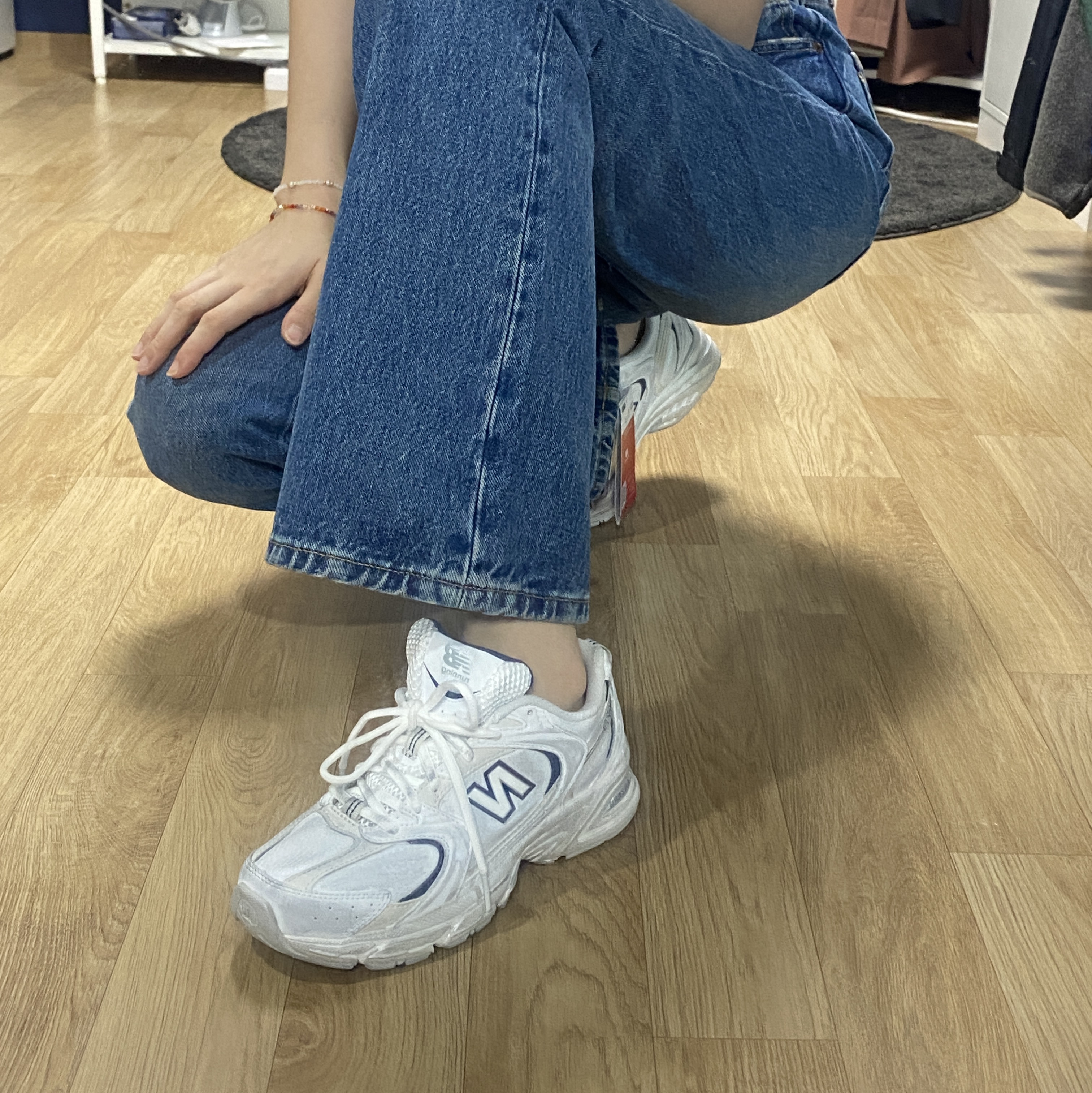 New Balance 530 White Indigo Blue 착용 스타일 - 1
