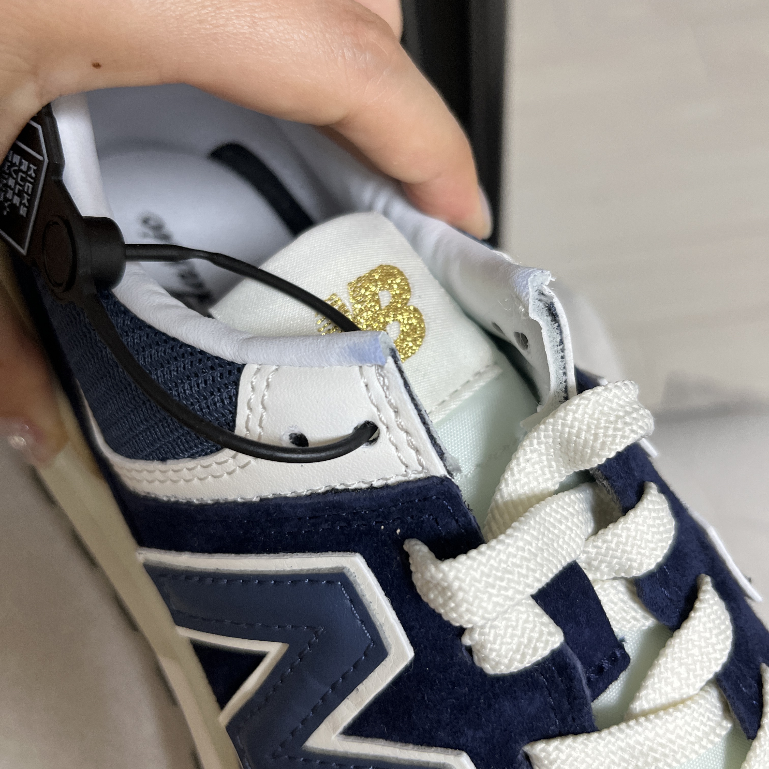 New Balance 574 Legacy Navy 착용 스타일 - 1
