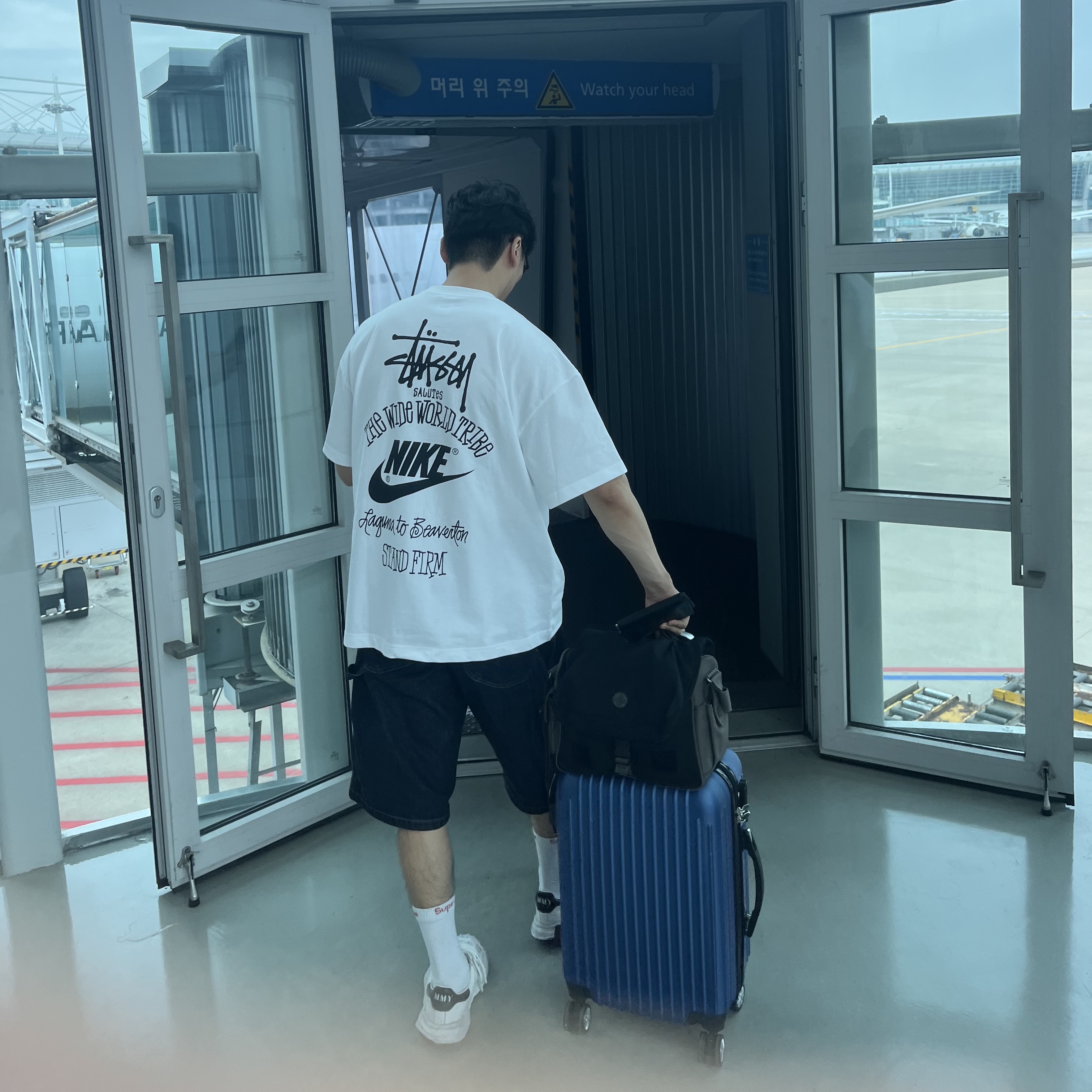 Nike x Stussy T-Shirt White (DV1774-100) 착용 스타일 - 1