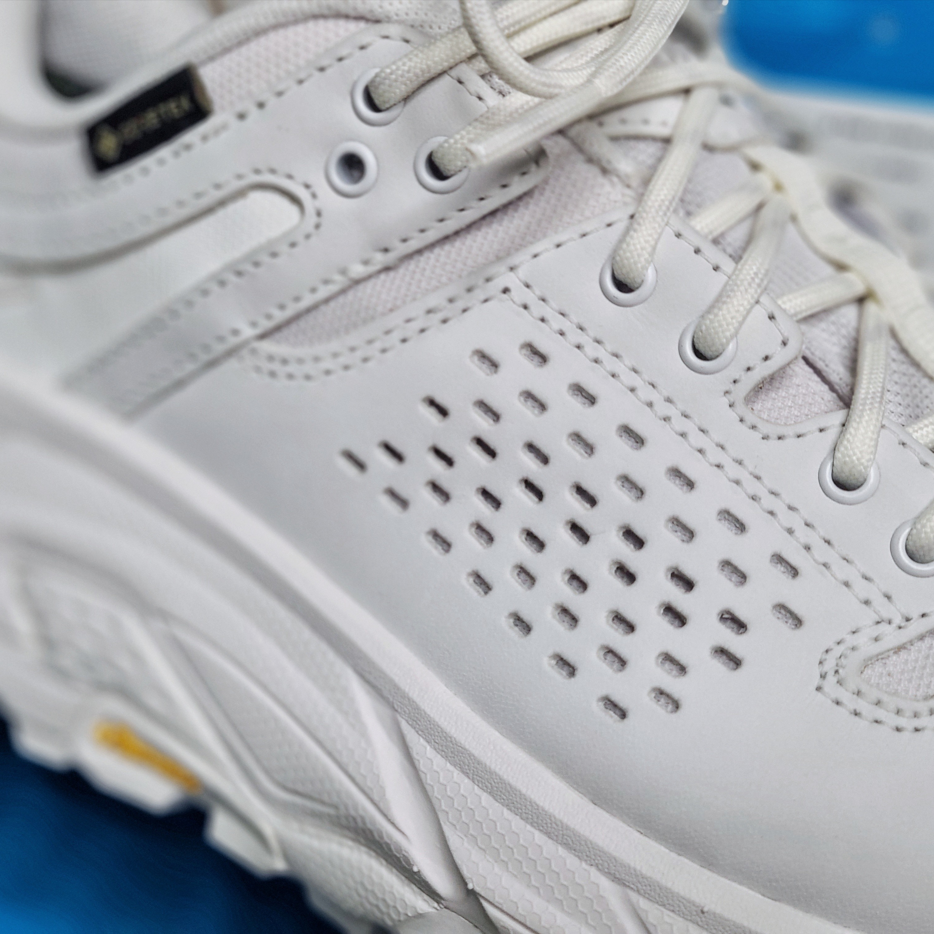 Hoka Tor Ultra Low White 착용 스타일 - 2