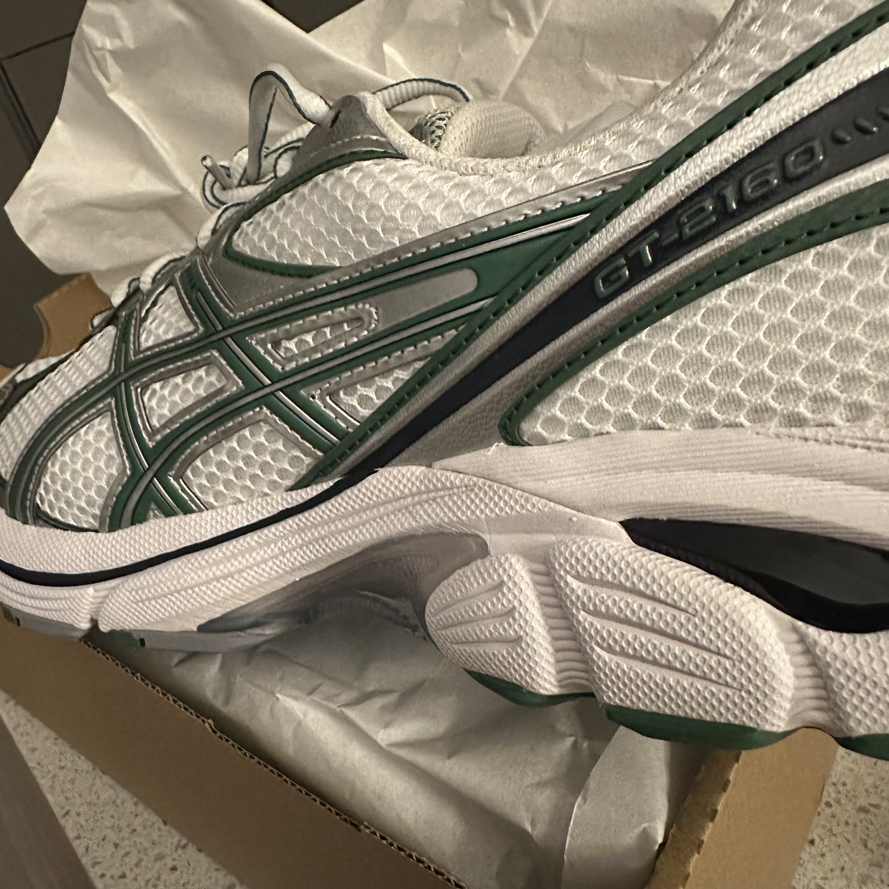 Asics GT-2160 White Shamrock Green 착용 스타일 - 4
