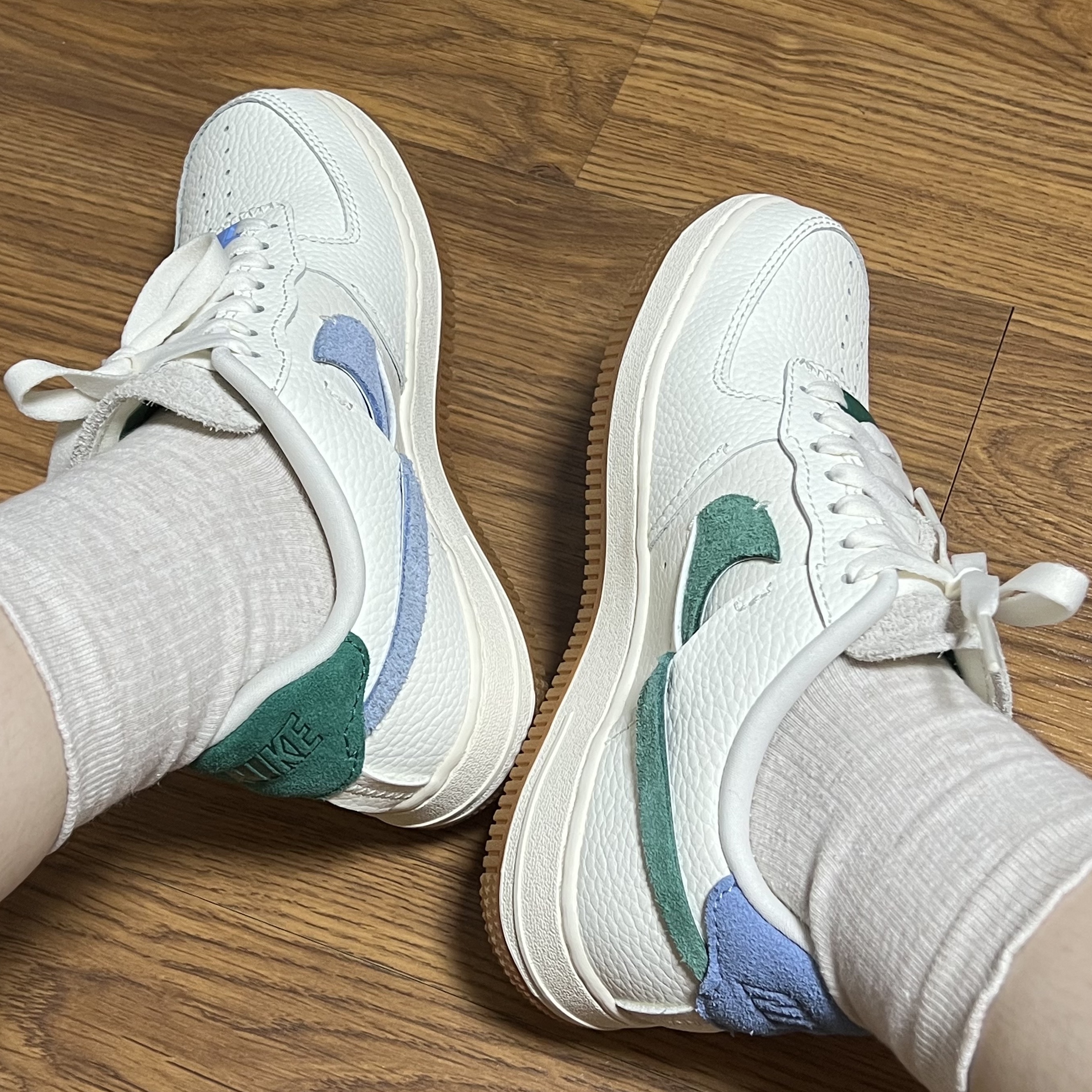 (W) Nike Air Force 1 Vandalized Sail Mystic Green 착용 스타일