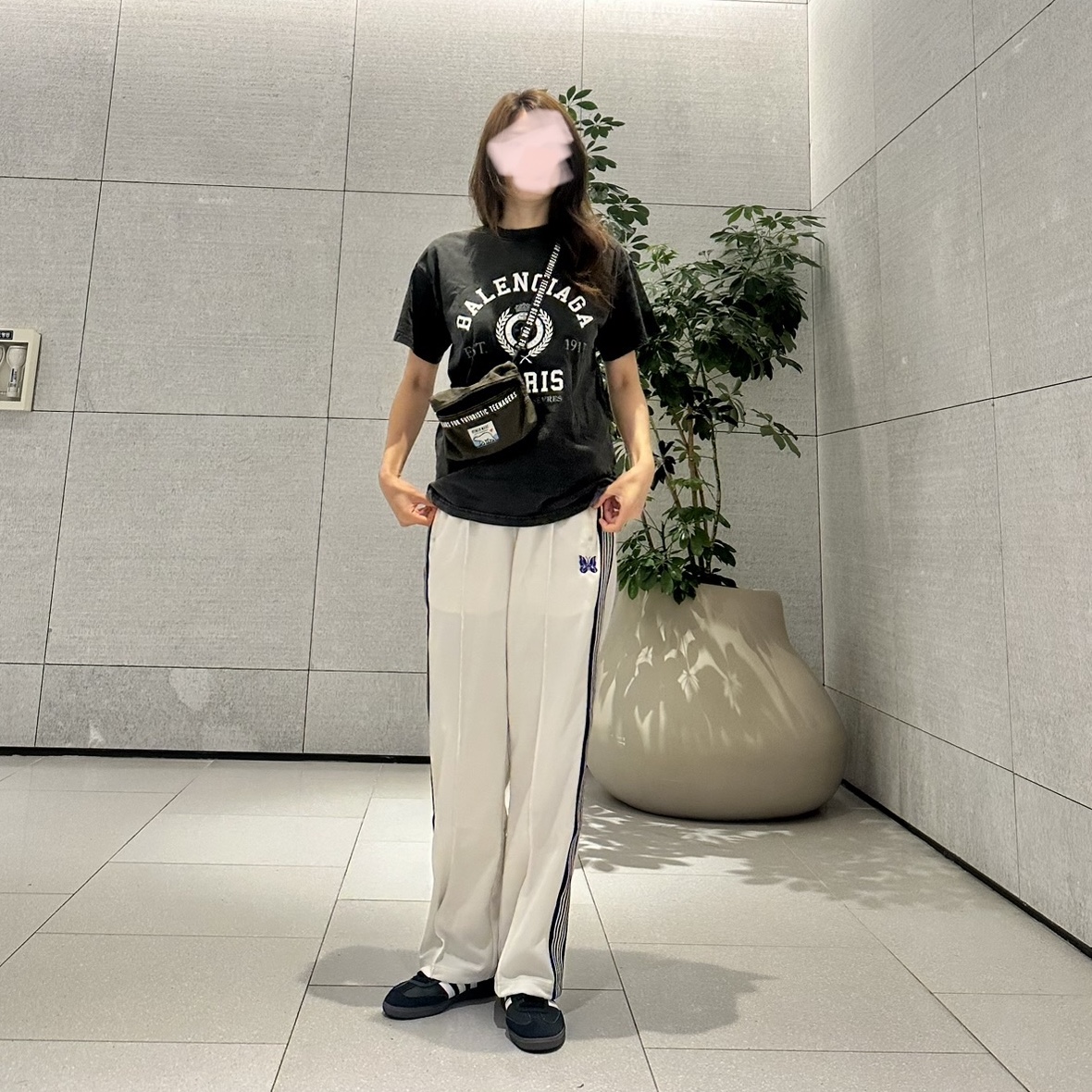 Needles Straight Track Pants Poly Smooth Ice White 착용 스타일