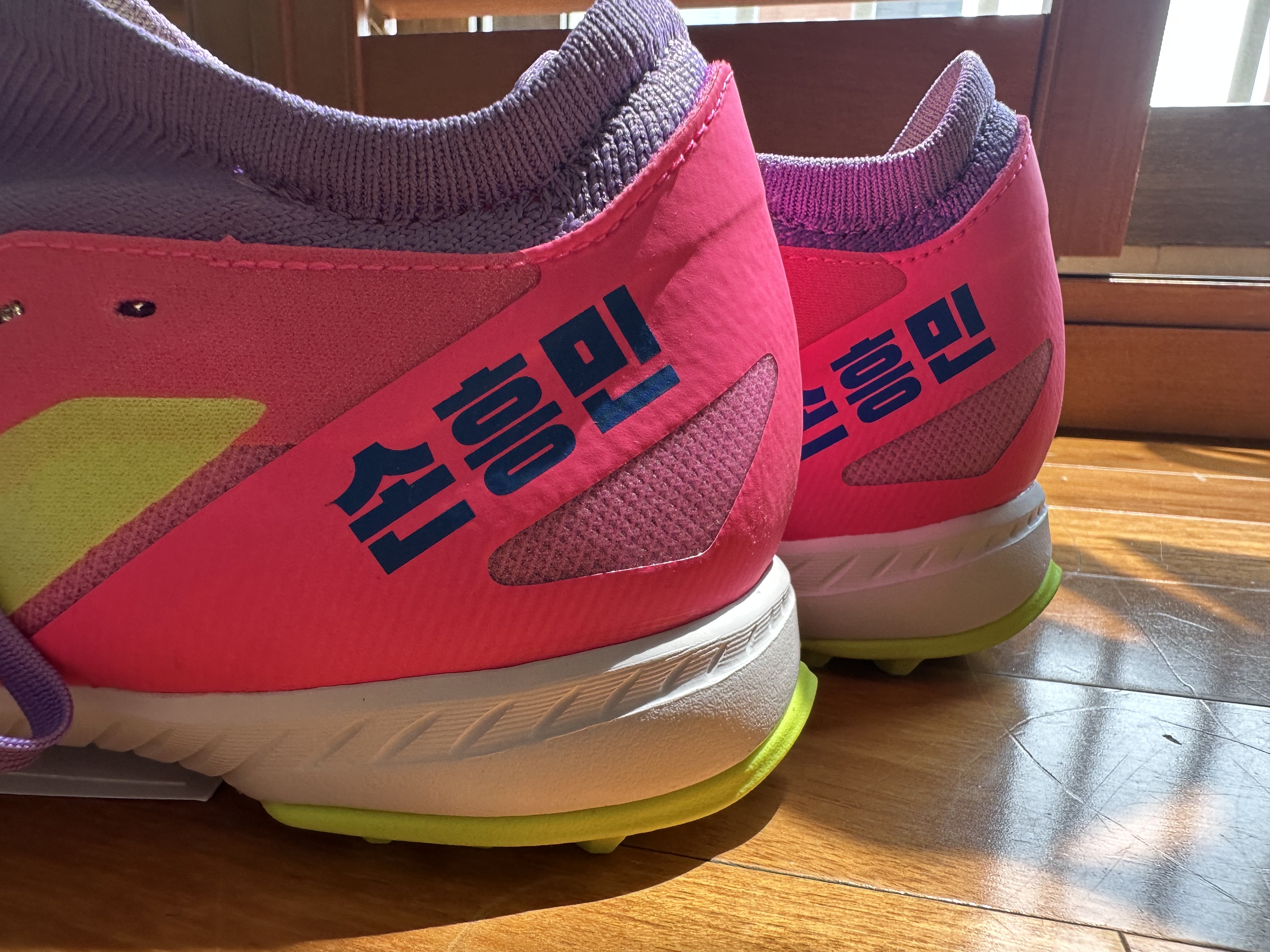 Adidas X Crazyfast HMS.3 TF J Lucid Lemon Lucid Pink 착용 스타일 - 3