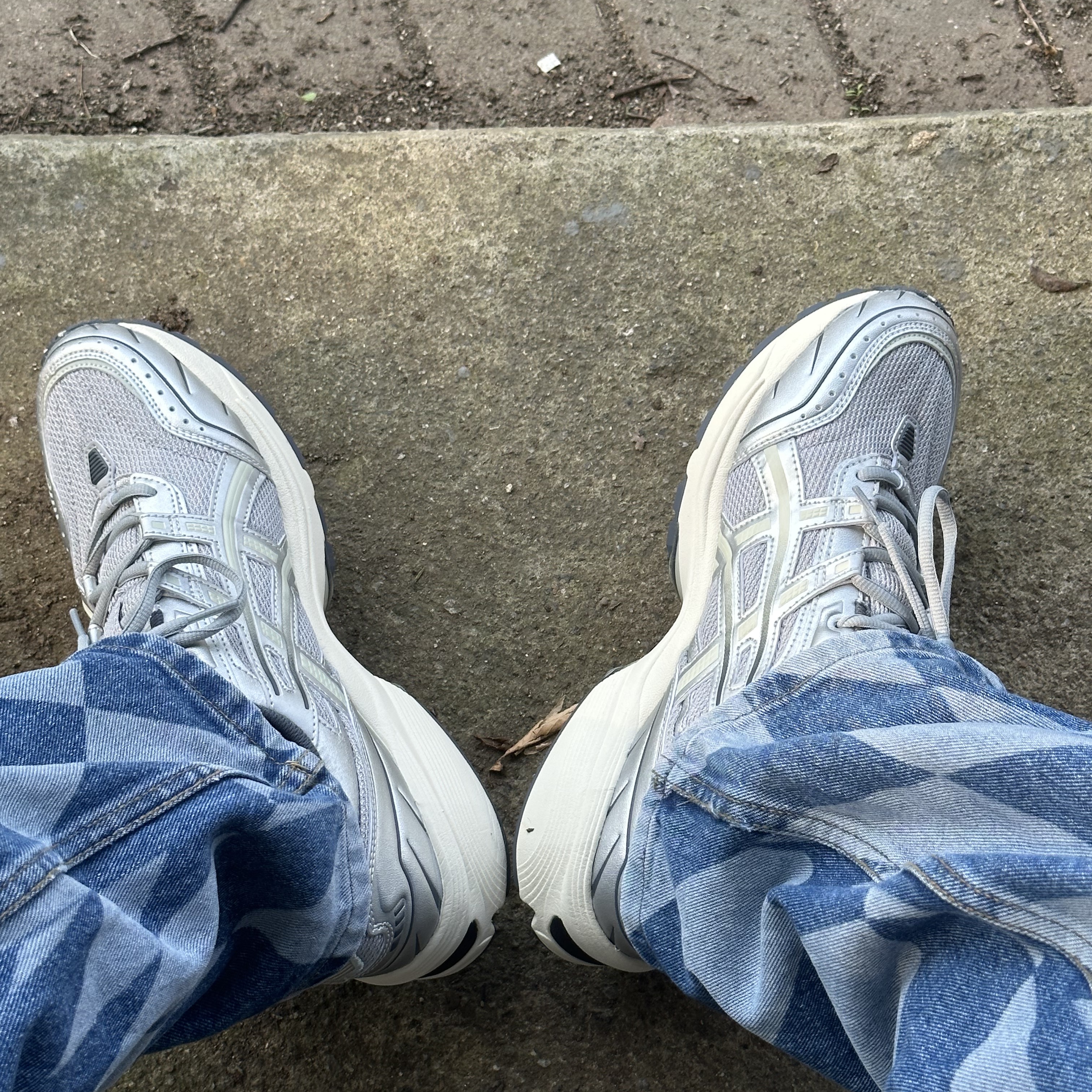 Asics Gel-1090 Piedmont Grey 착용 스타일