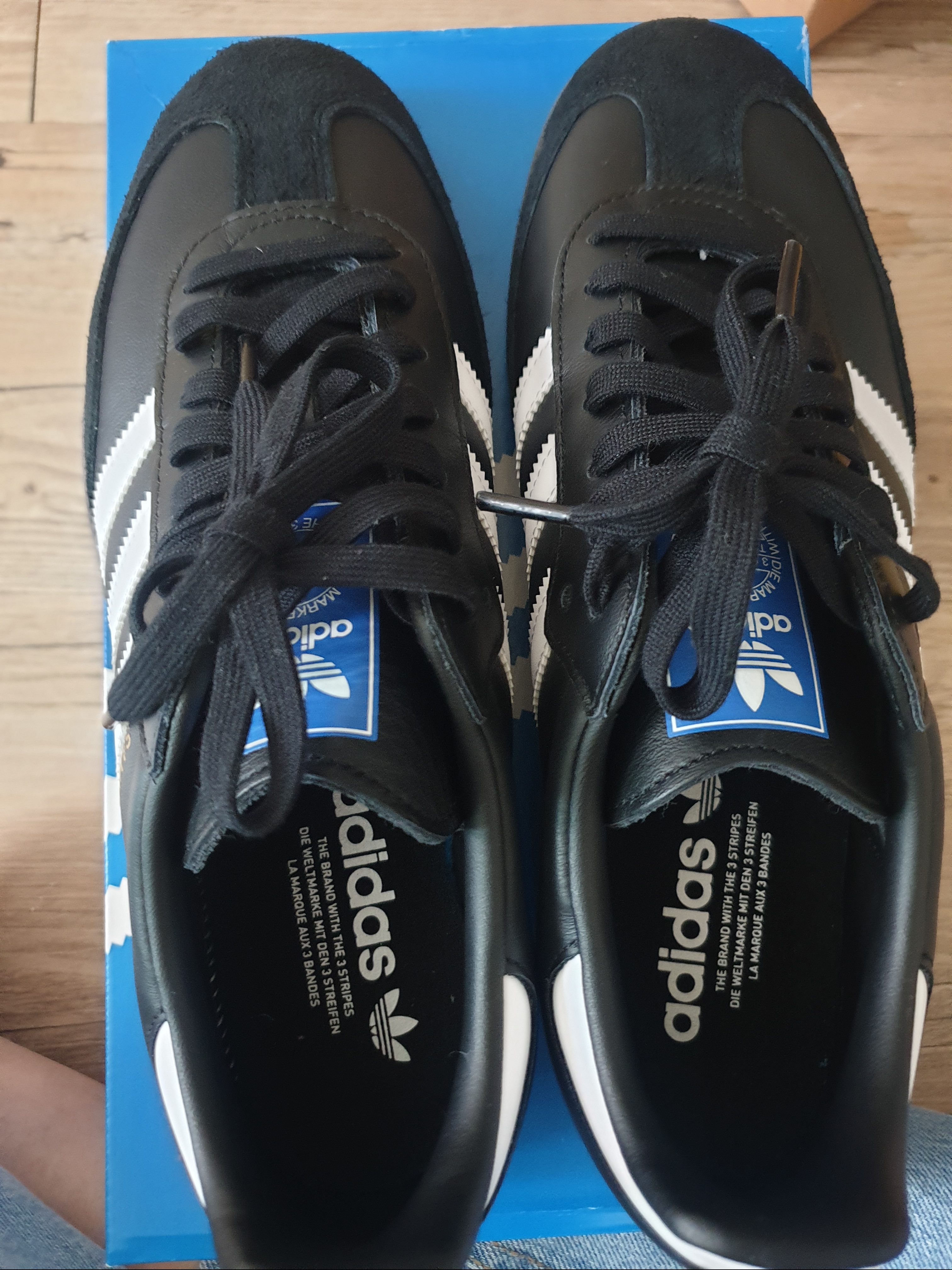 Adidas Samba OG Black White Gum 착용 스타일 - 3