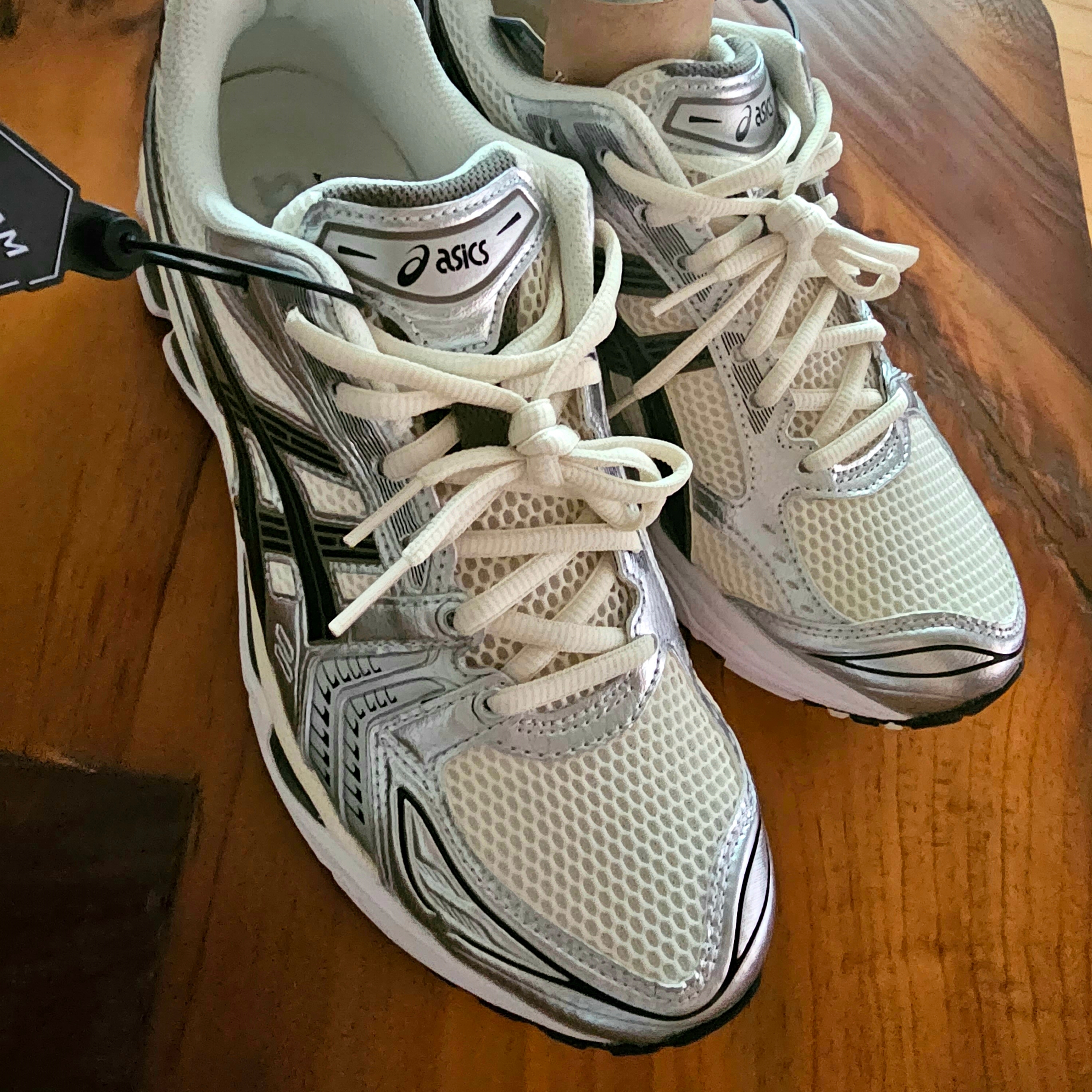 Asics Gel-Kayano 14 Cream Black 착용 스타일