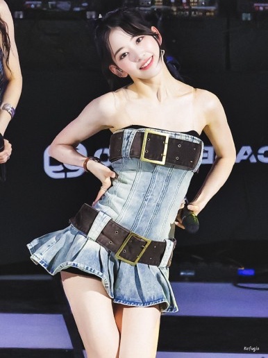 (W) Jaded London Chelsea Denim Kilt Mini Dress Blue 착용 스타일 - 1