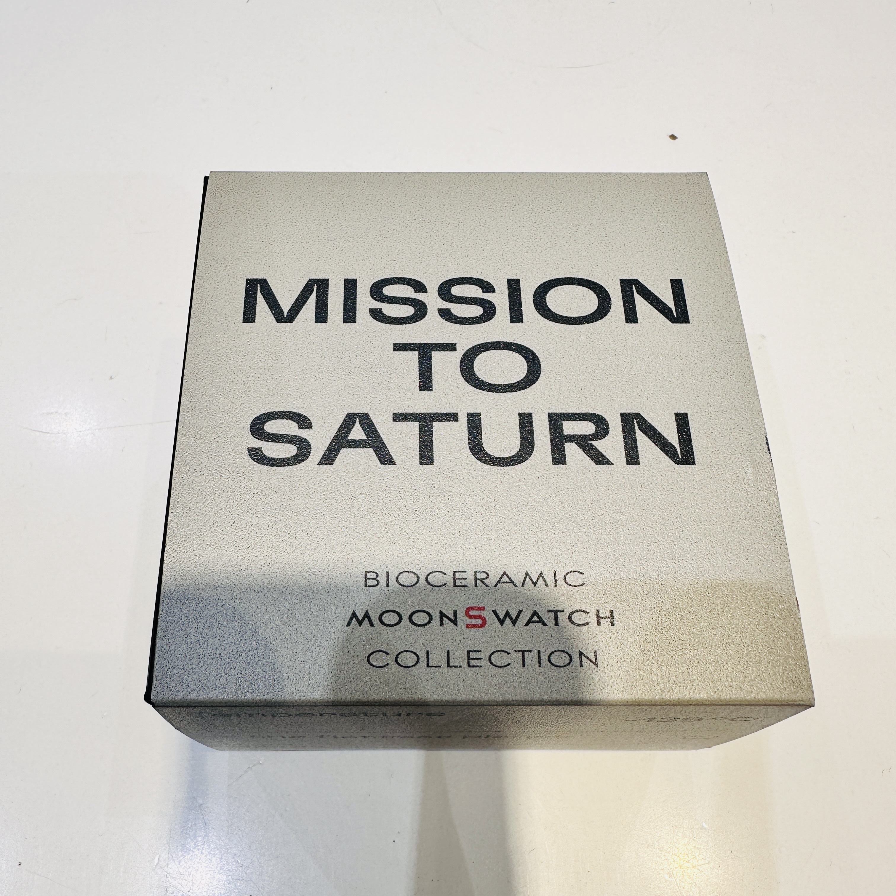 Swatch x Omega Bioceramic MoonSwatch Mission To Saturn 착용 스타일 - 3
