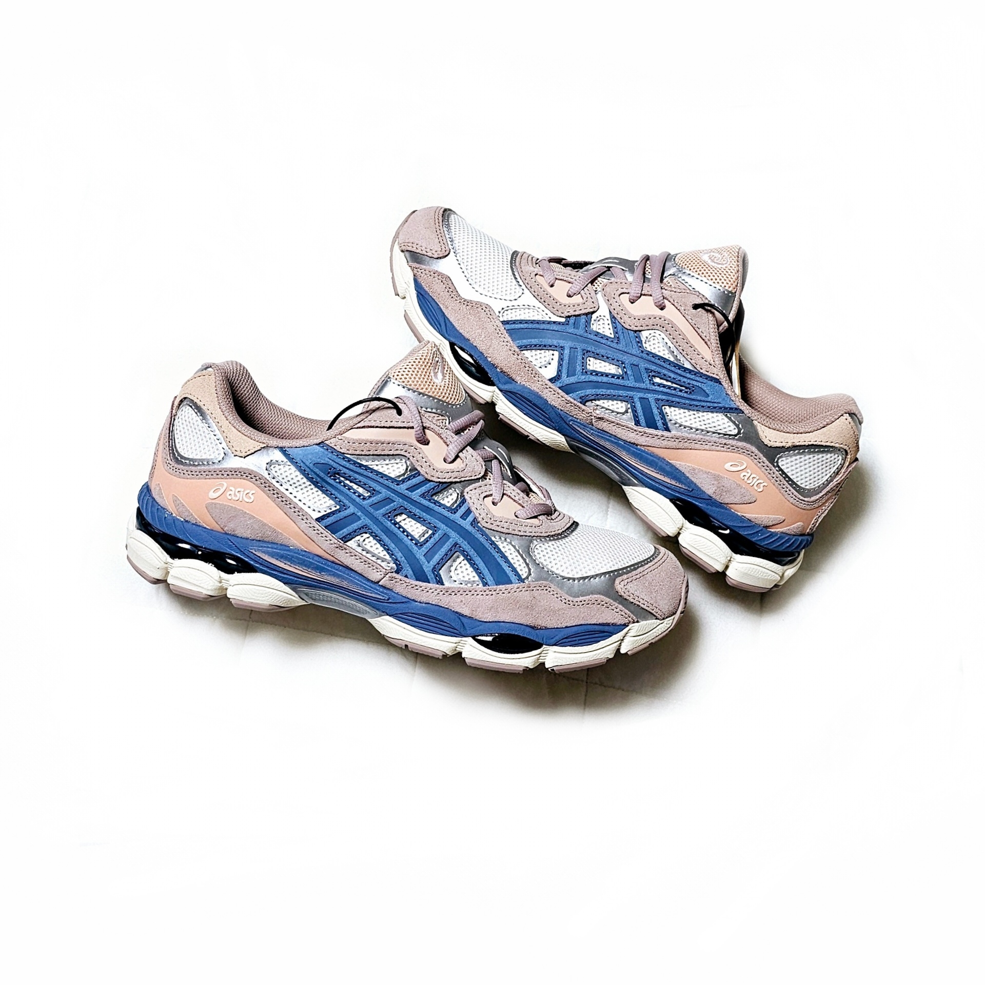 (W) Asics Gel-NYC Cream Grey Floss 착용 스타일 - 3