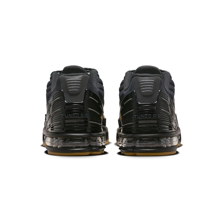 Nike Air Max Scorpion Flyknit Black Anthracite, Nike Air Max 95 Essential Triple Black 2020 착용 스타일 - 4
