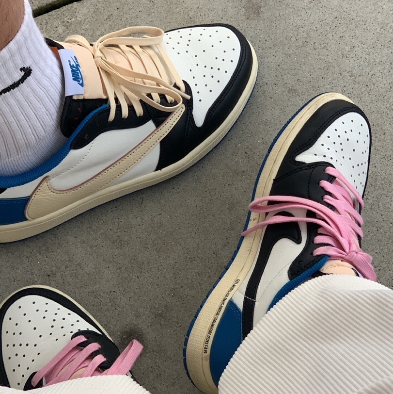 Jordan 1 x Travis Scott x Fragment Retro Low OG SP Military Blue 착용 스타일