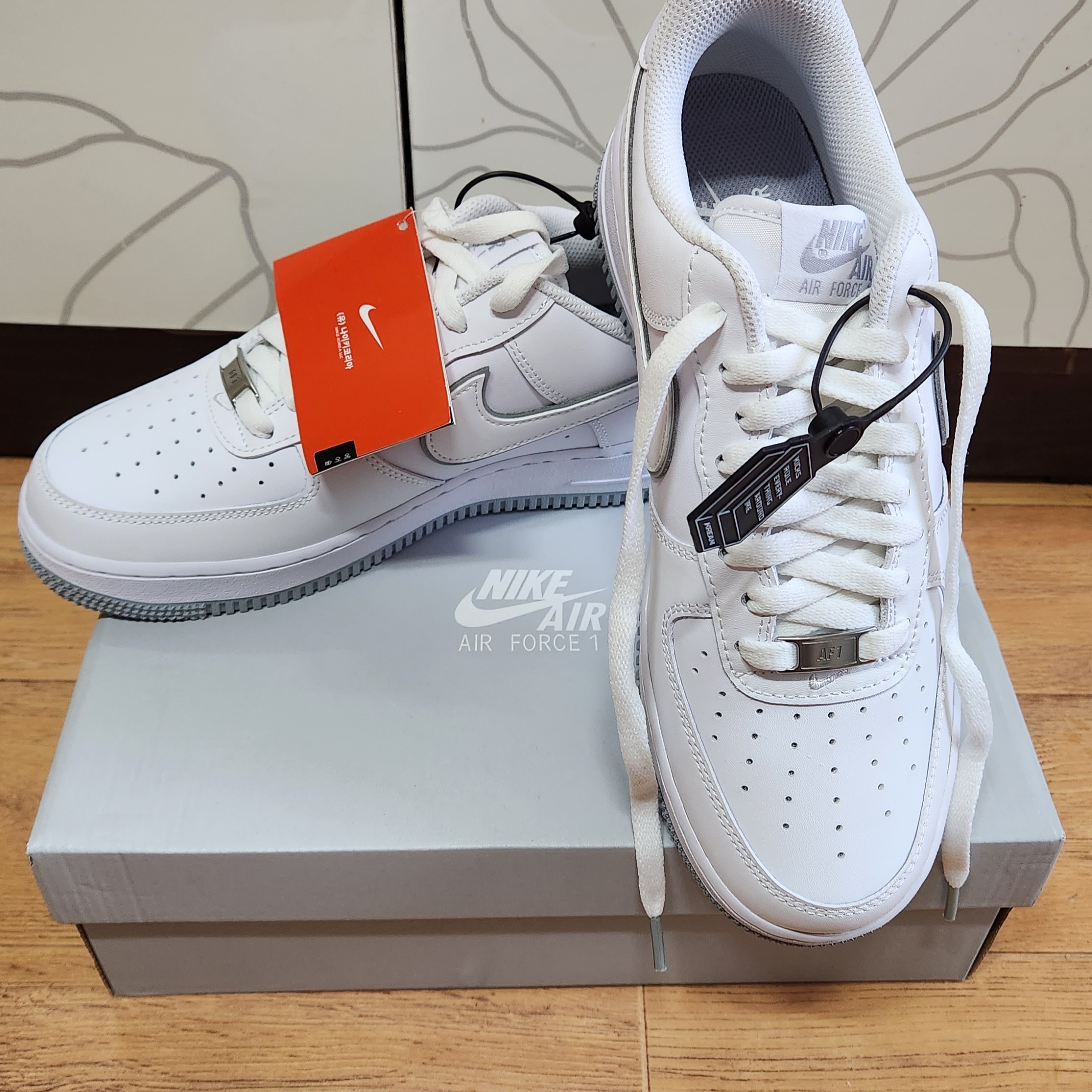 Nike Air Force 1 '07 White Wolf Grey 착용 스타일 - 1