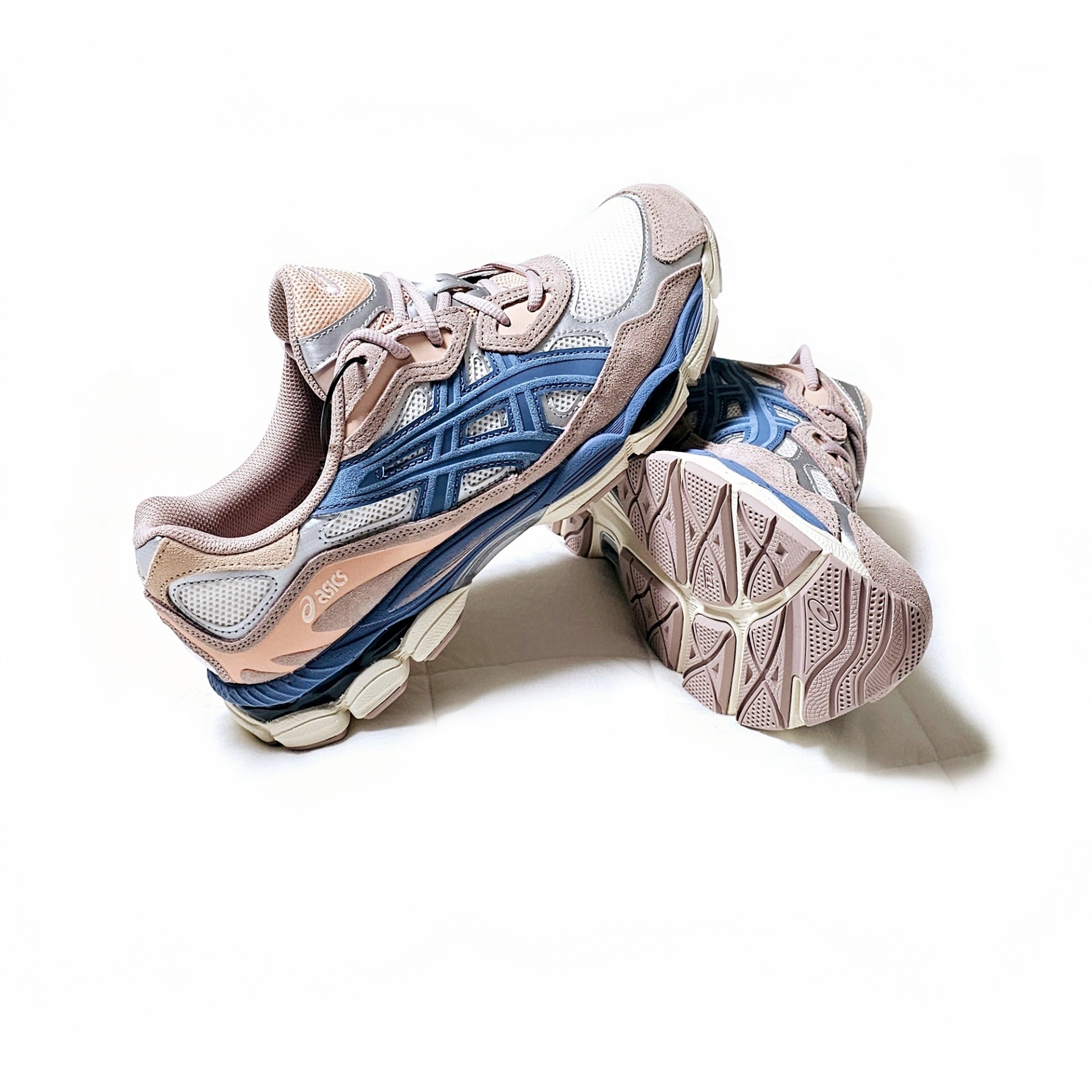 (W) Asics Gel-NYC Cream Grey Floss 착용 스타일 - 2
