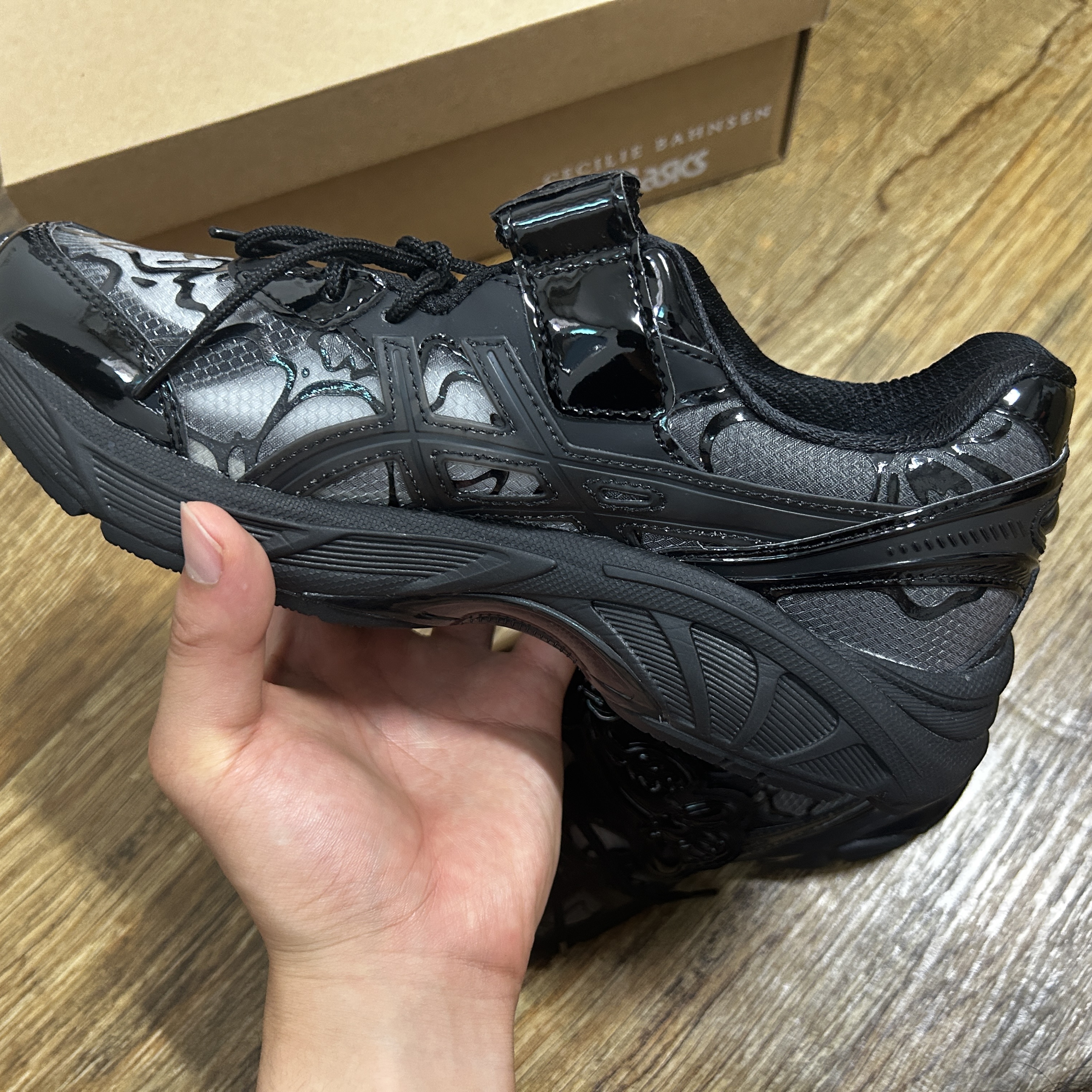 Asics x Cecilie Bahnsen GT-2160 Black 착용 스타일 - 4
