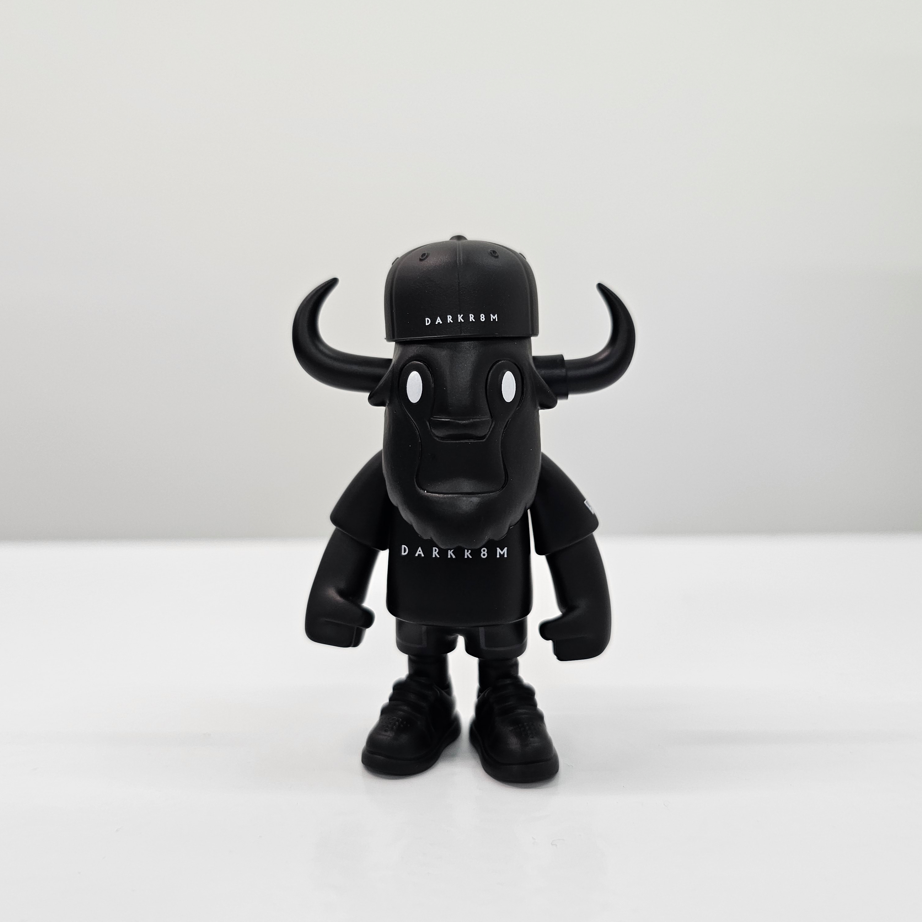 Darkr8m Studio x New Era FFALO Figure Black 착용 스타일 - 3