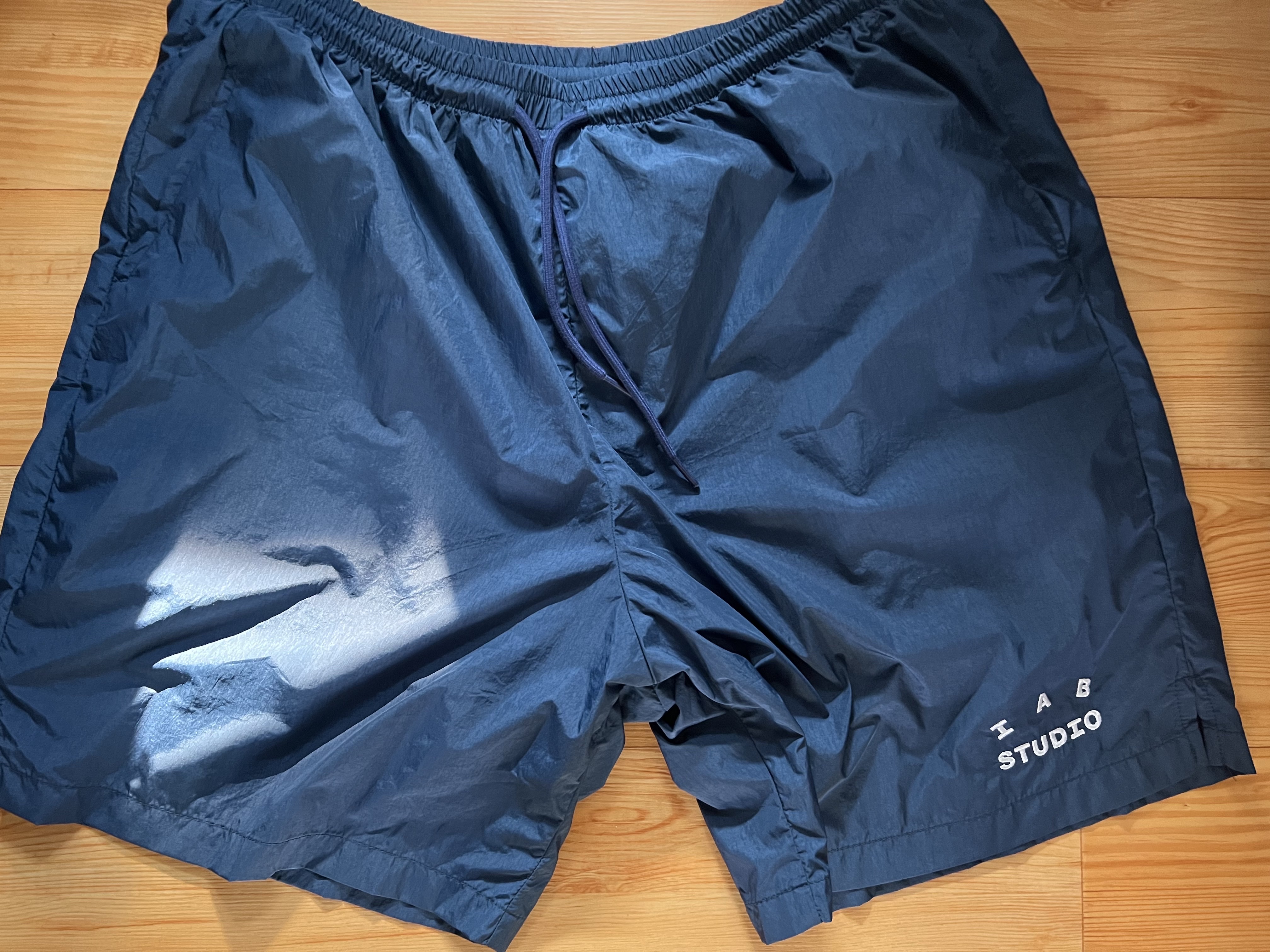 IAB Studio Woven Shorts Navy - The Hyundai Seoul Exclusive 착용 스타일