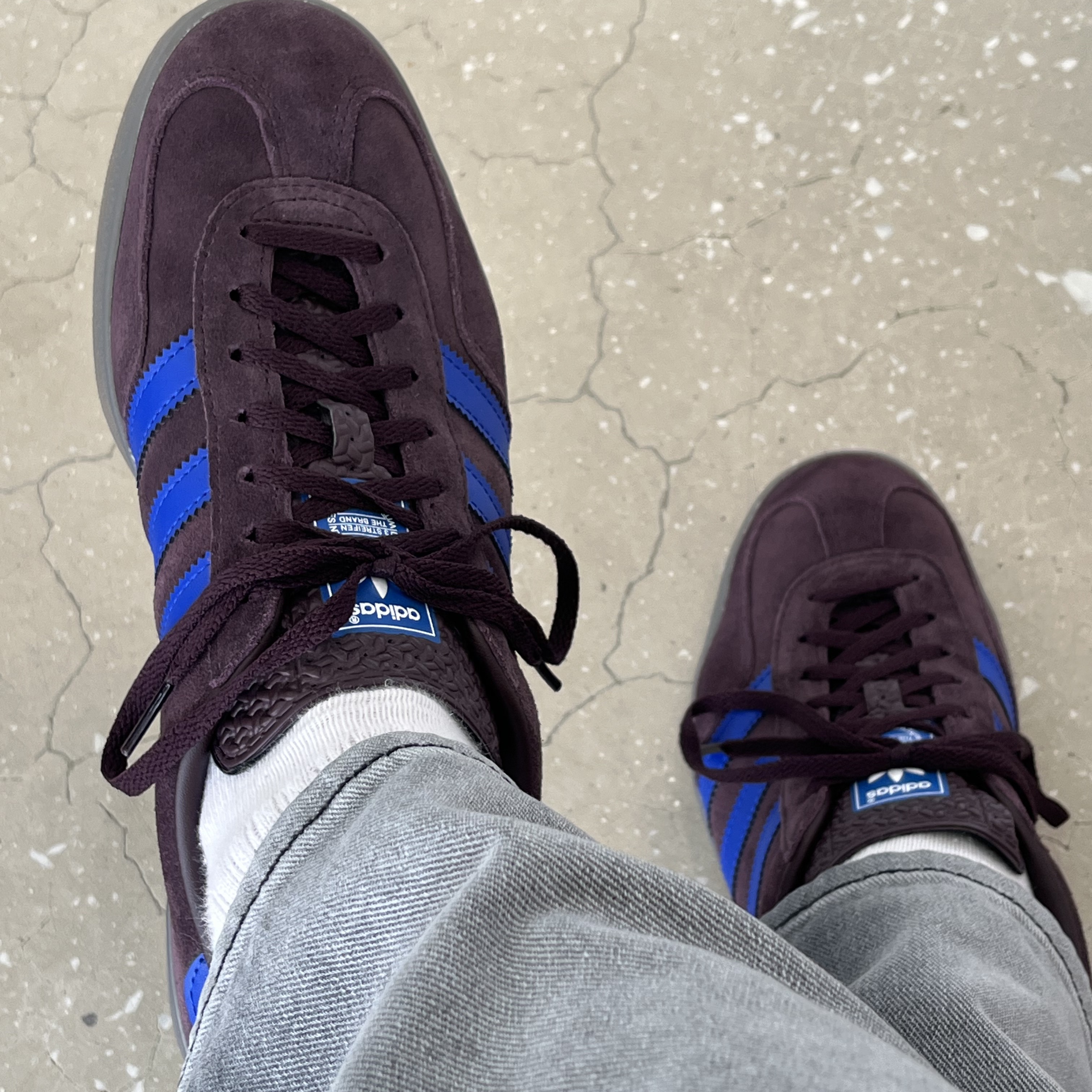 Adidas Gazelle Indoor Shadow Maroon 착용 스타일 - 3