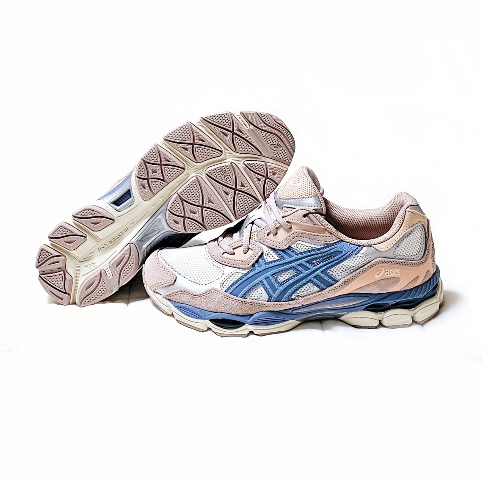 (W) Asics Gel-NYC Cream Grey Floss 착용 스타일 - 1