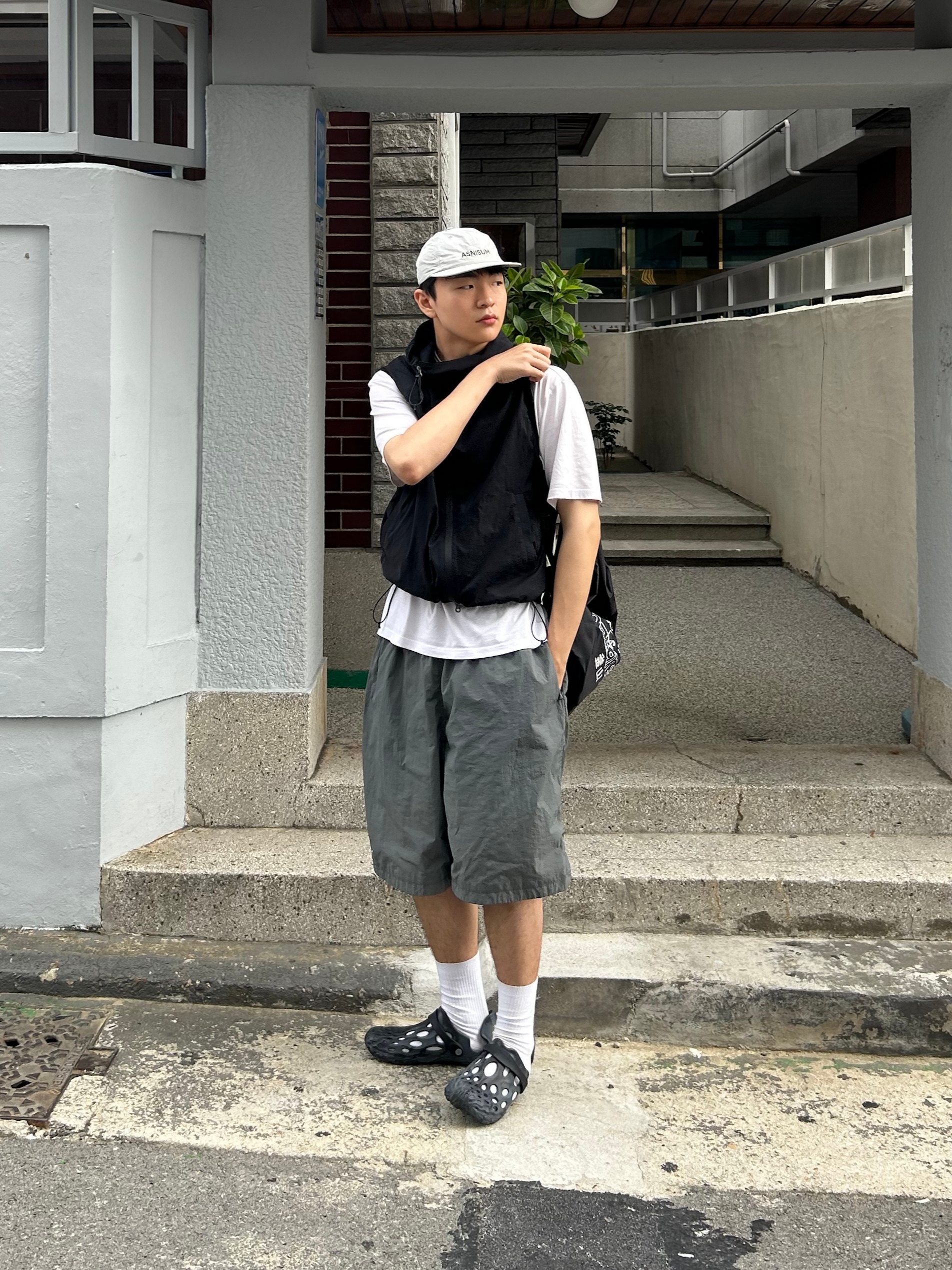 Merrell Hydro Moc Black 착용 스타일 - 2