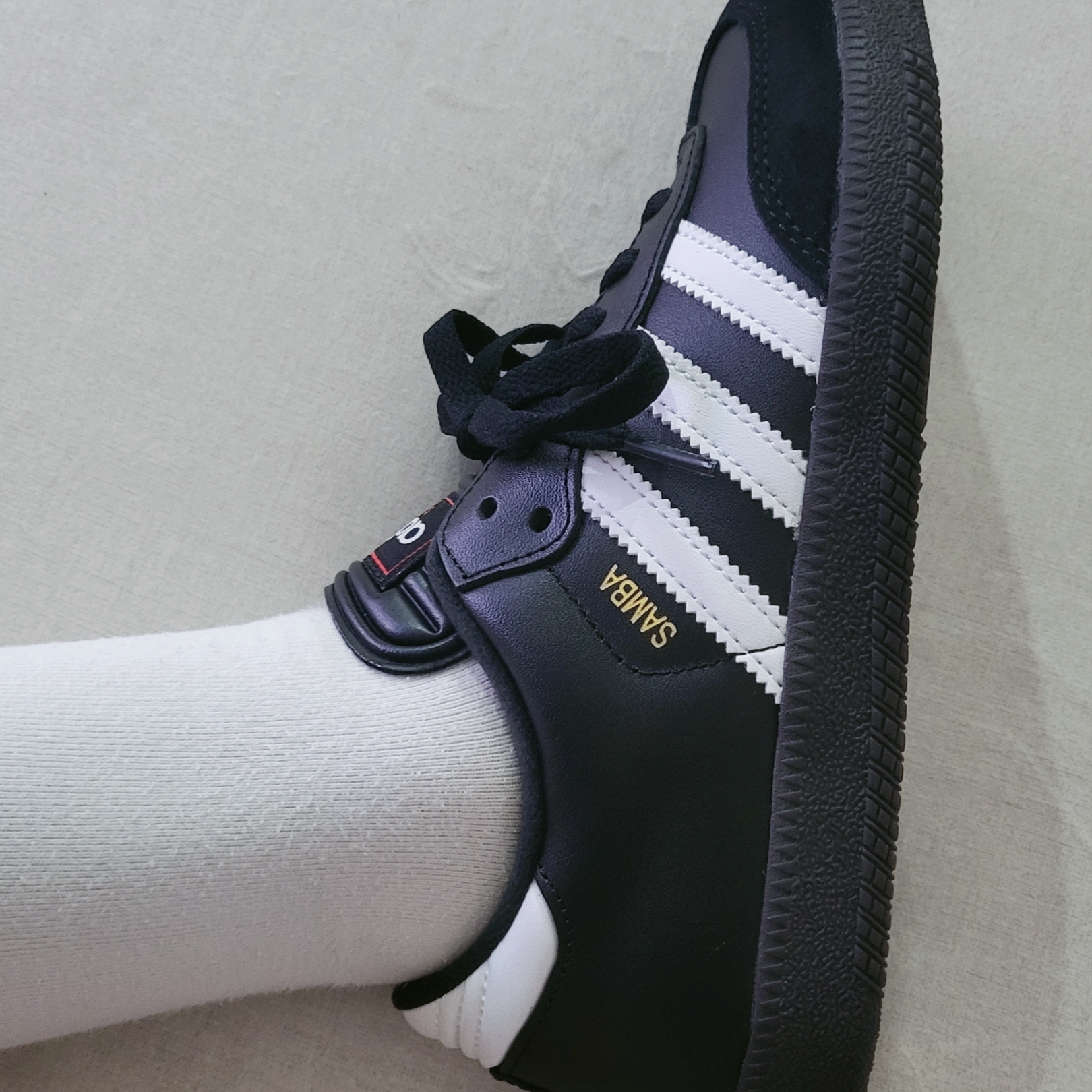 (J) Adidas Samba Classic Core Black 착용 스타일 - 4