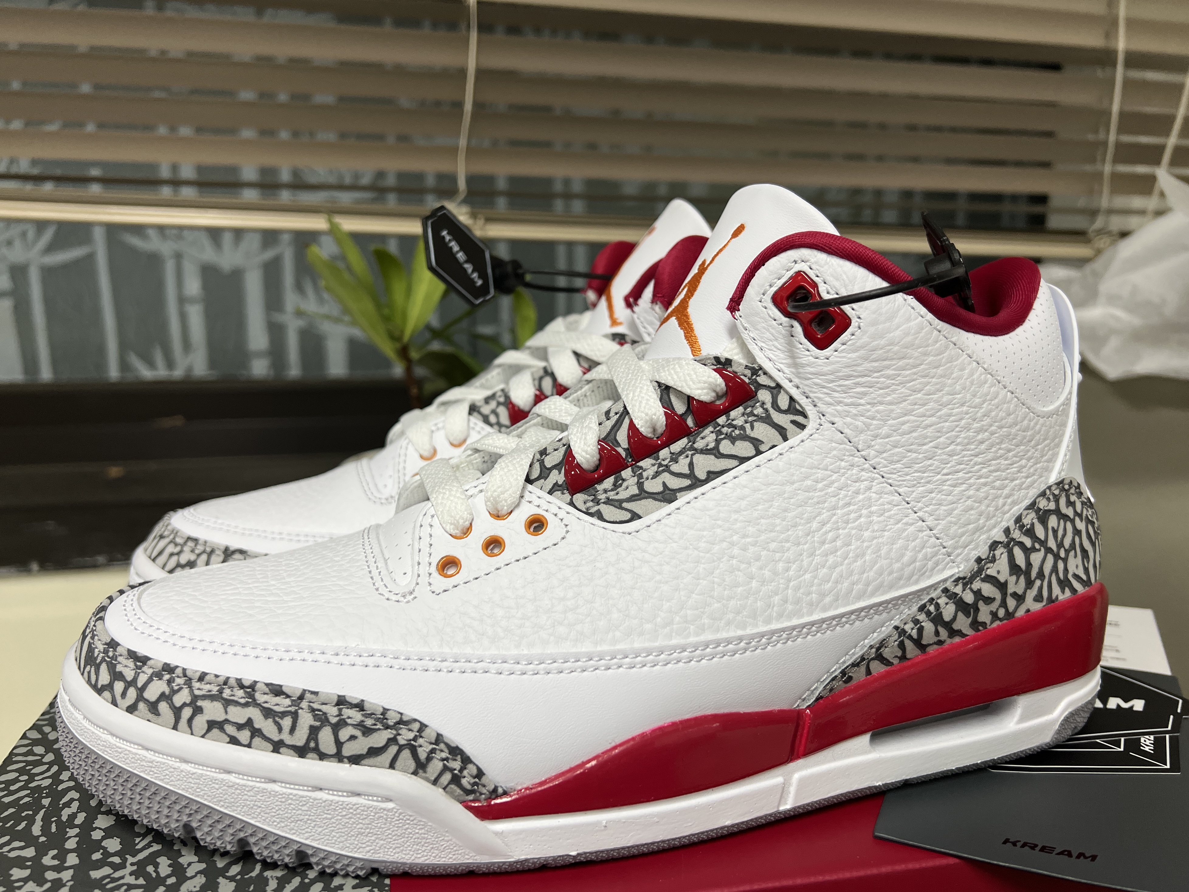 Jordan 3 Retro Cardinal Red 착용 스타일 - 2