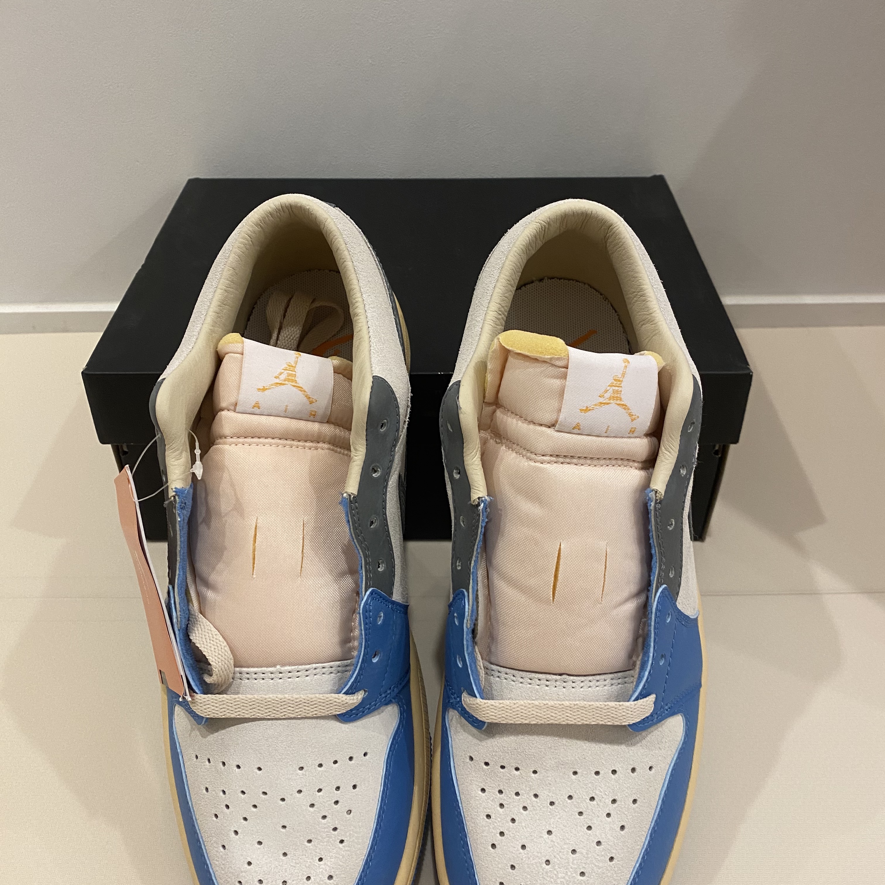 Jordan 1 Low SE Tokyo 96 착용 스타일 - 4