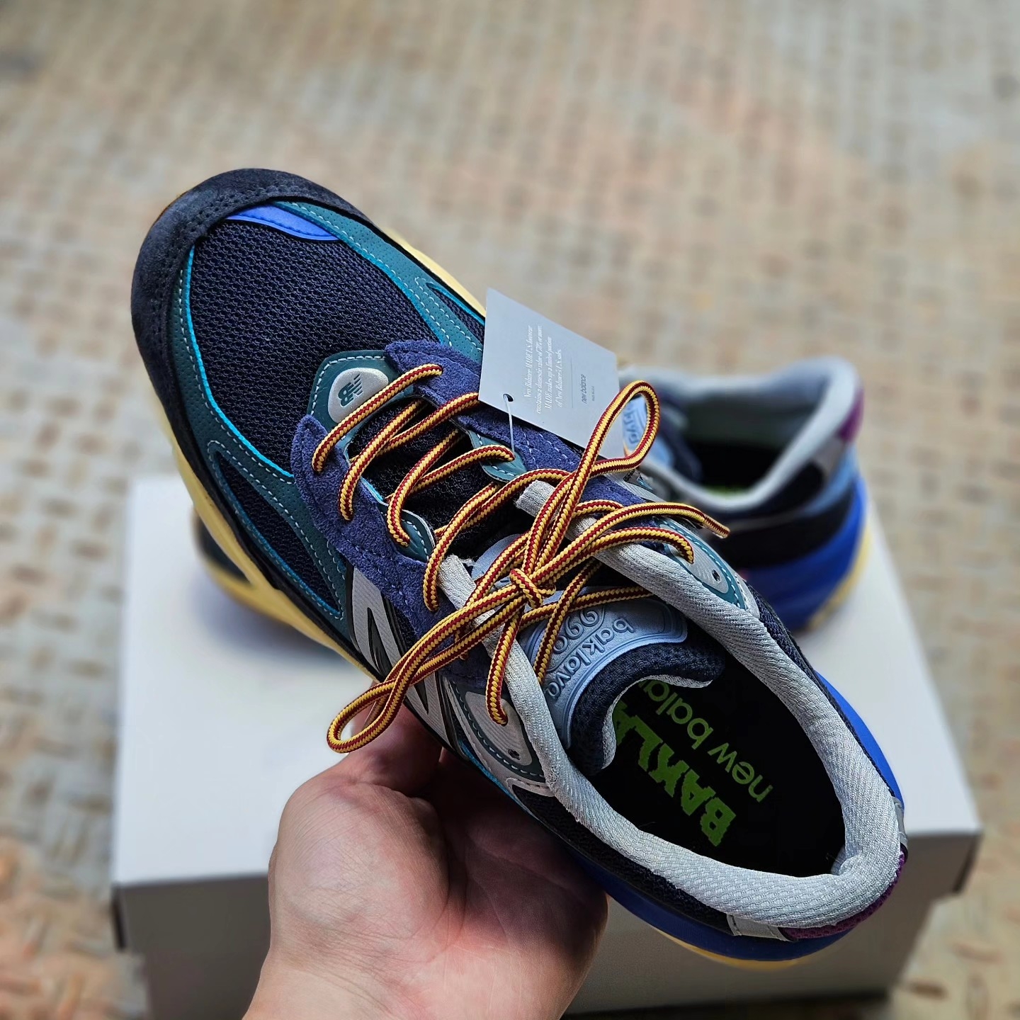 New Balance x Action Bronson 990v6 Made in USA Lapis Lazuli 착용 스타일 - 2