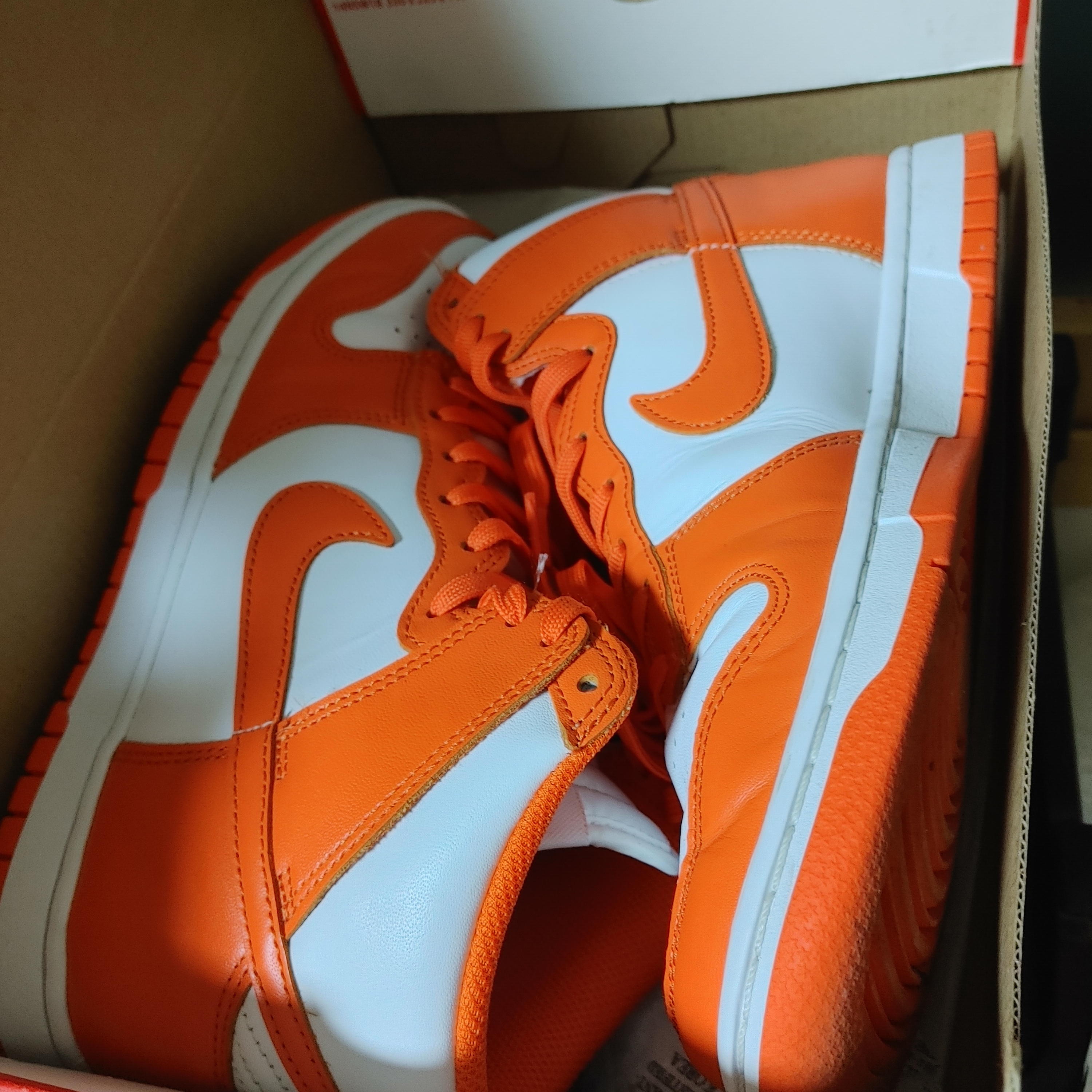 Nike Dunk High Retro Orange Blaze 착용 스타일