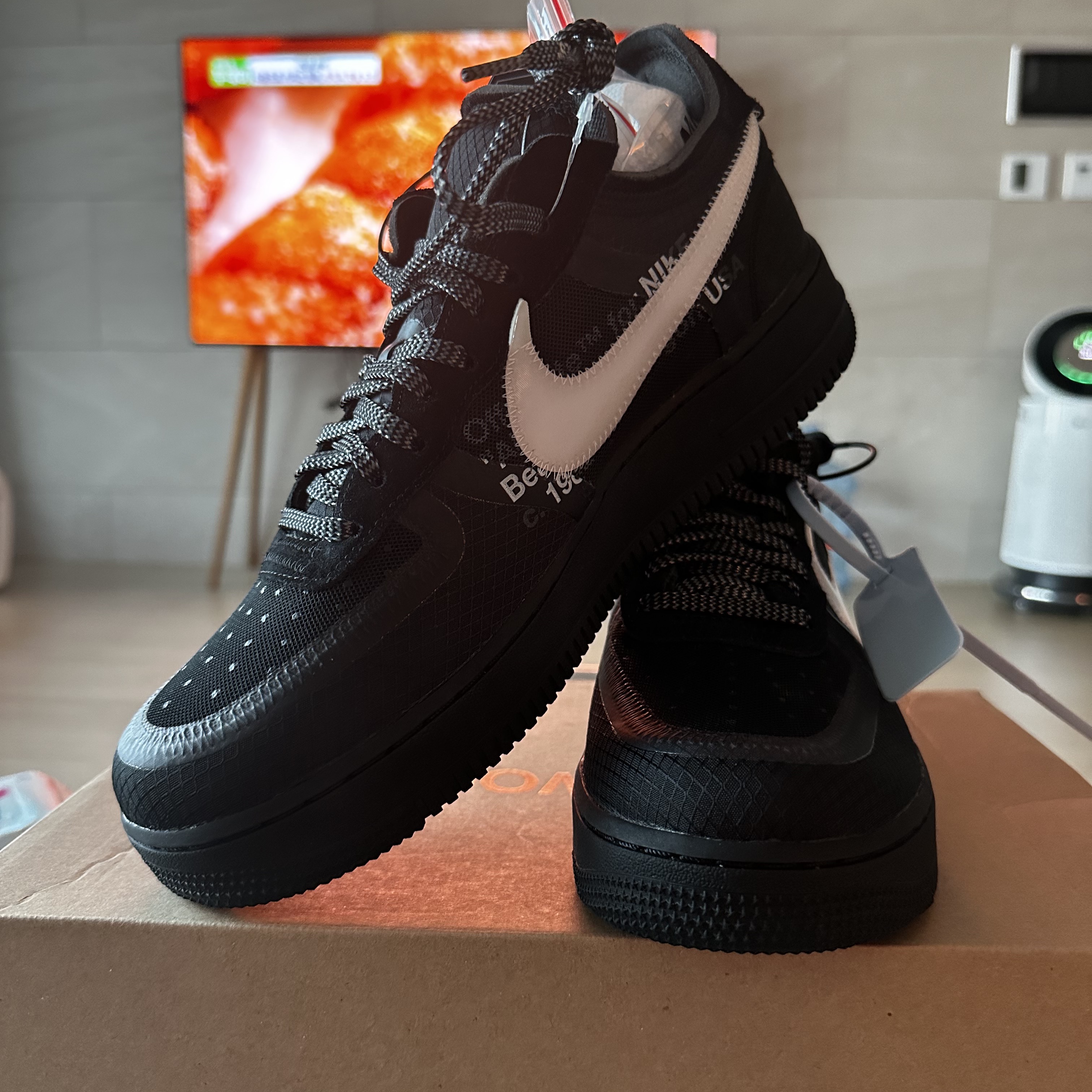 Nike x Off-White Air Force 1 Low Black White 착용 스타일 - 2