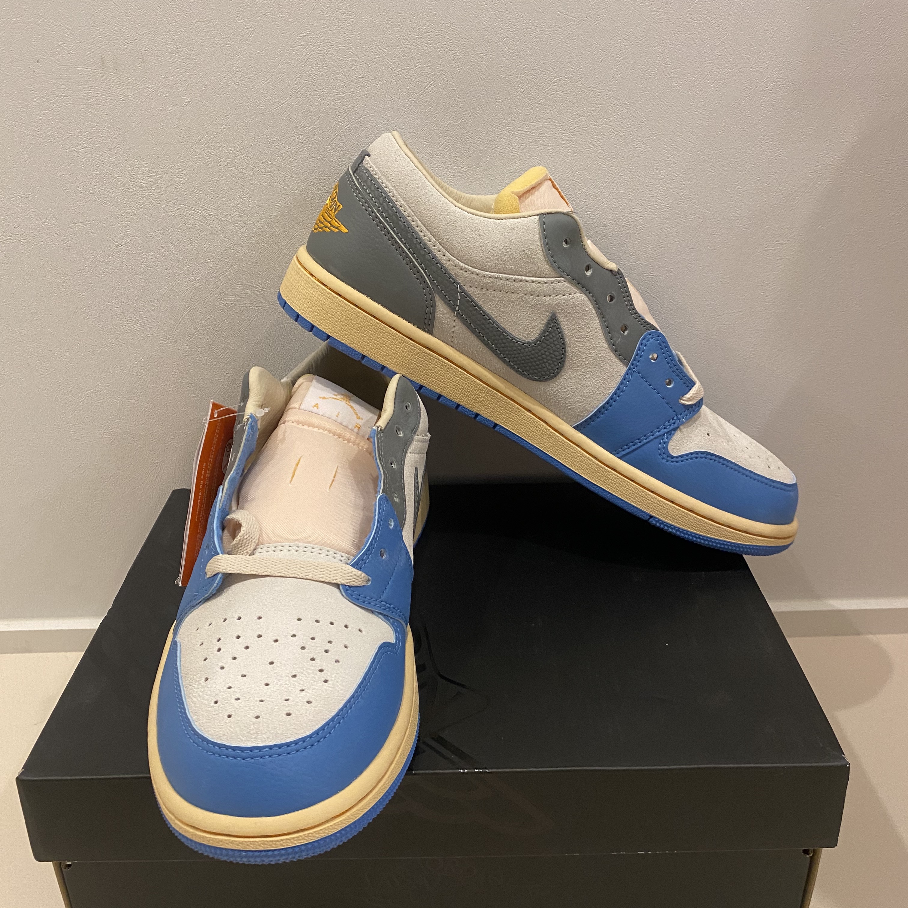 Jordan 1 Low SE Tokyo 96 착용 스타일 - 2