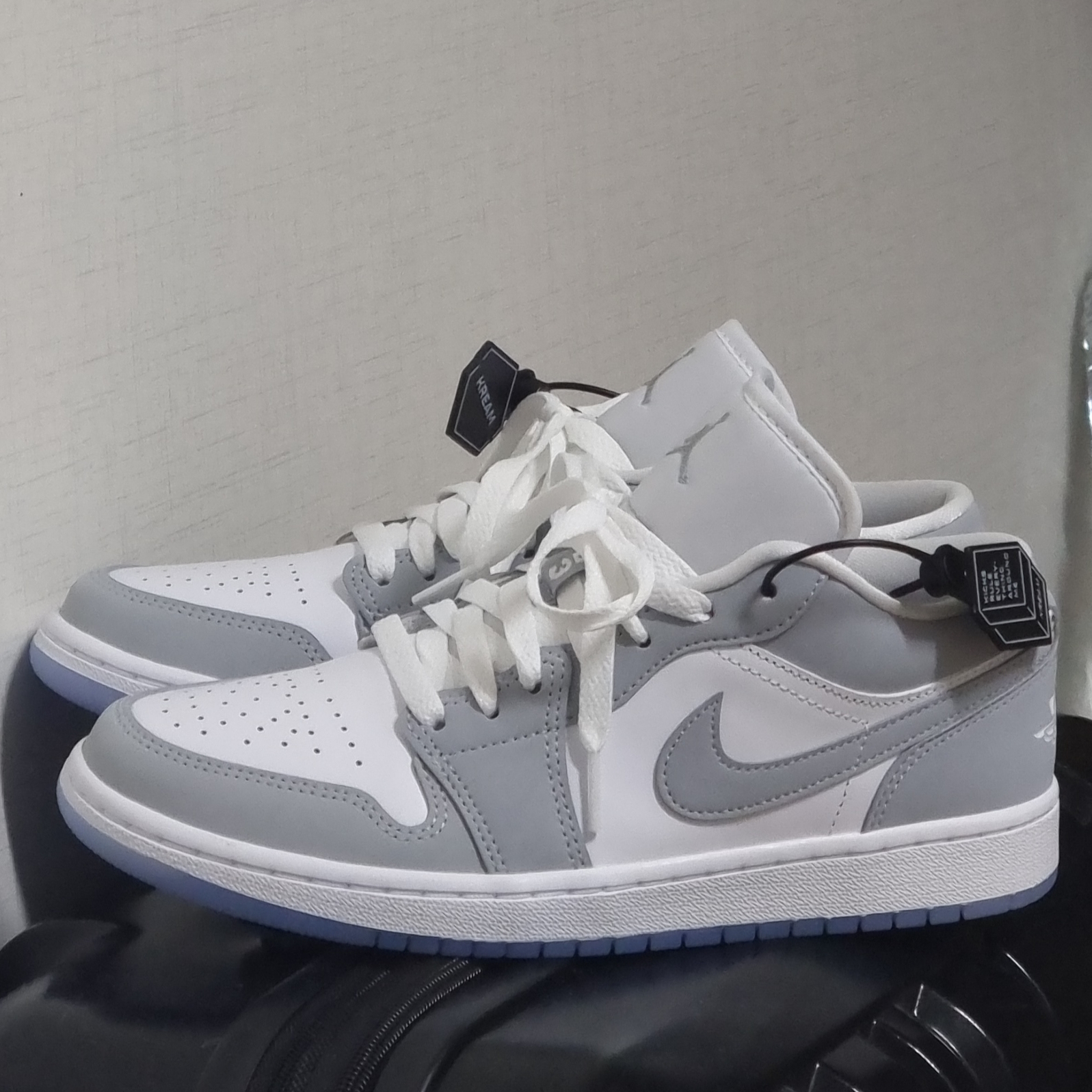 (W) Jordan 1 Low White Wolf Grey 착용 스타일 - 2