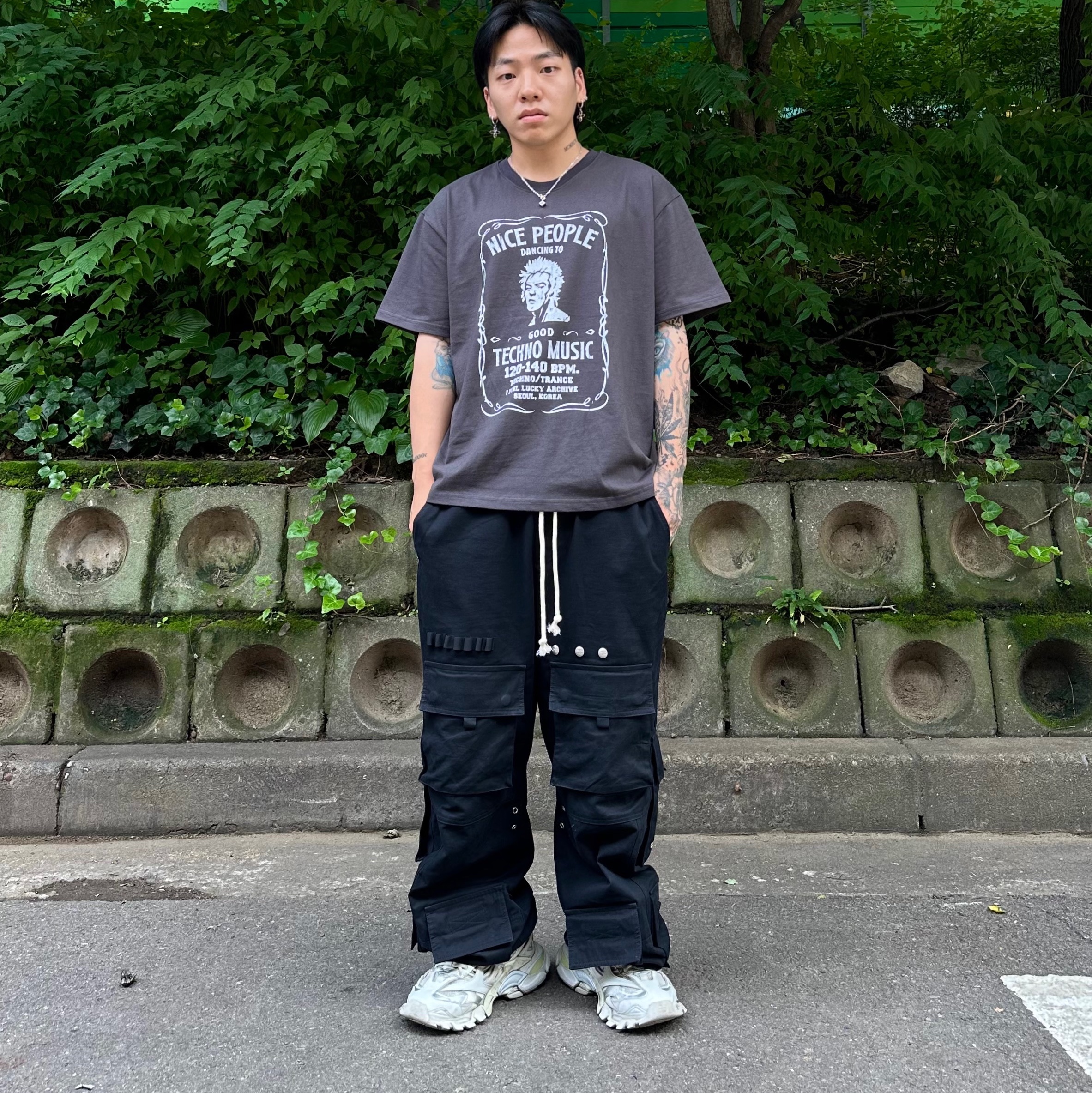 Balenciaga Track.2 Sneakers White 착용 스타일 - 2