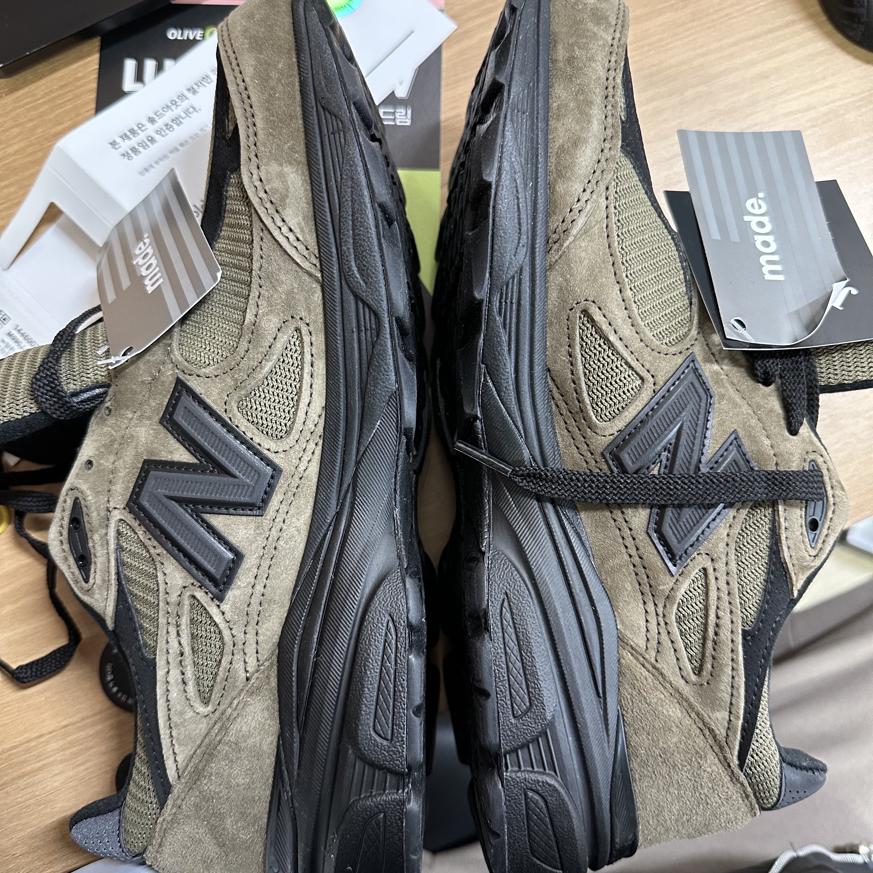 New Balance x JJJJound 990v3 Brown Black 착용 스타일