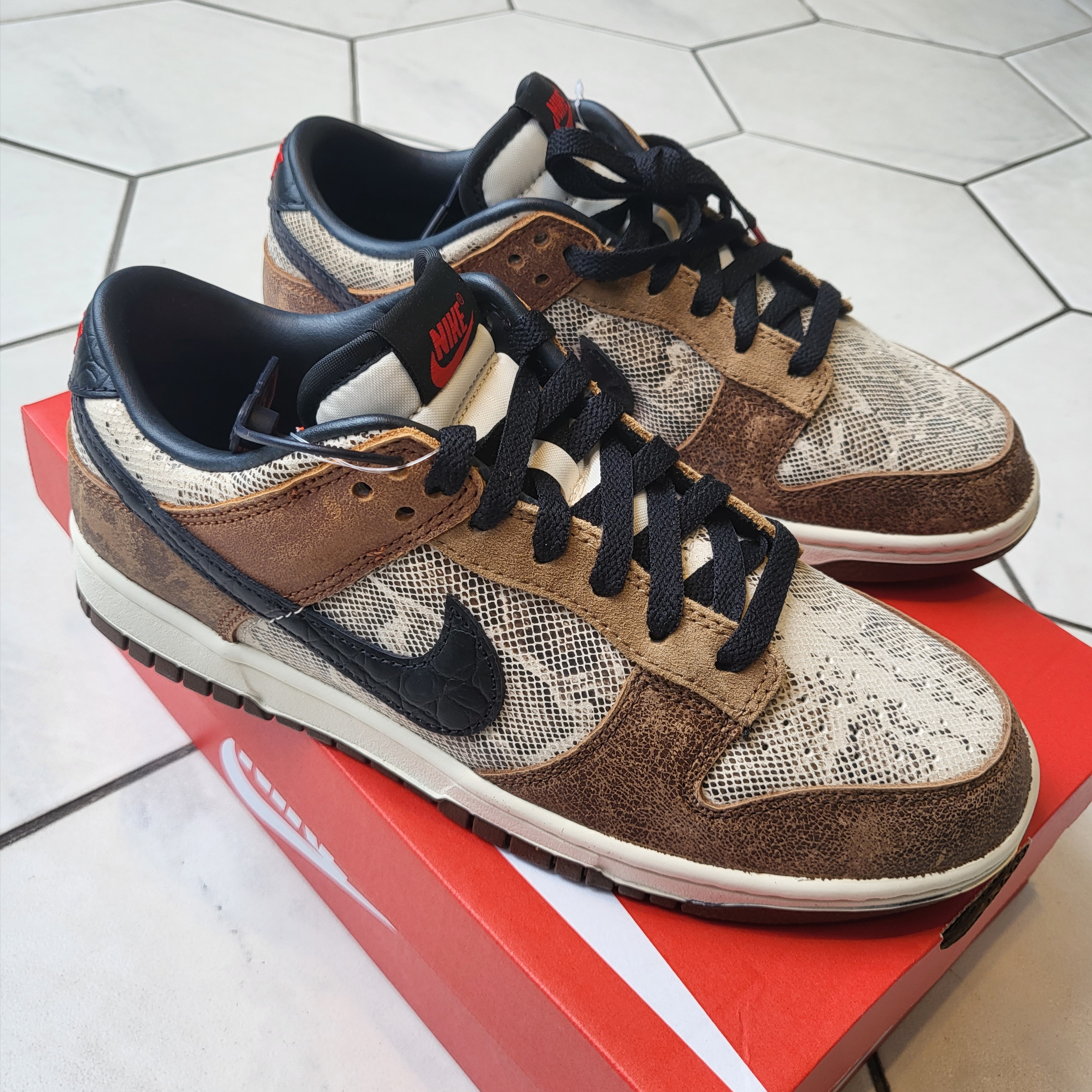 Nike Dunk Low PRM Head to Head 착용 스타일