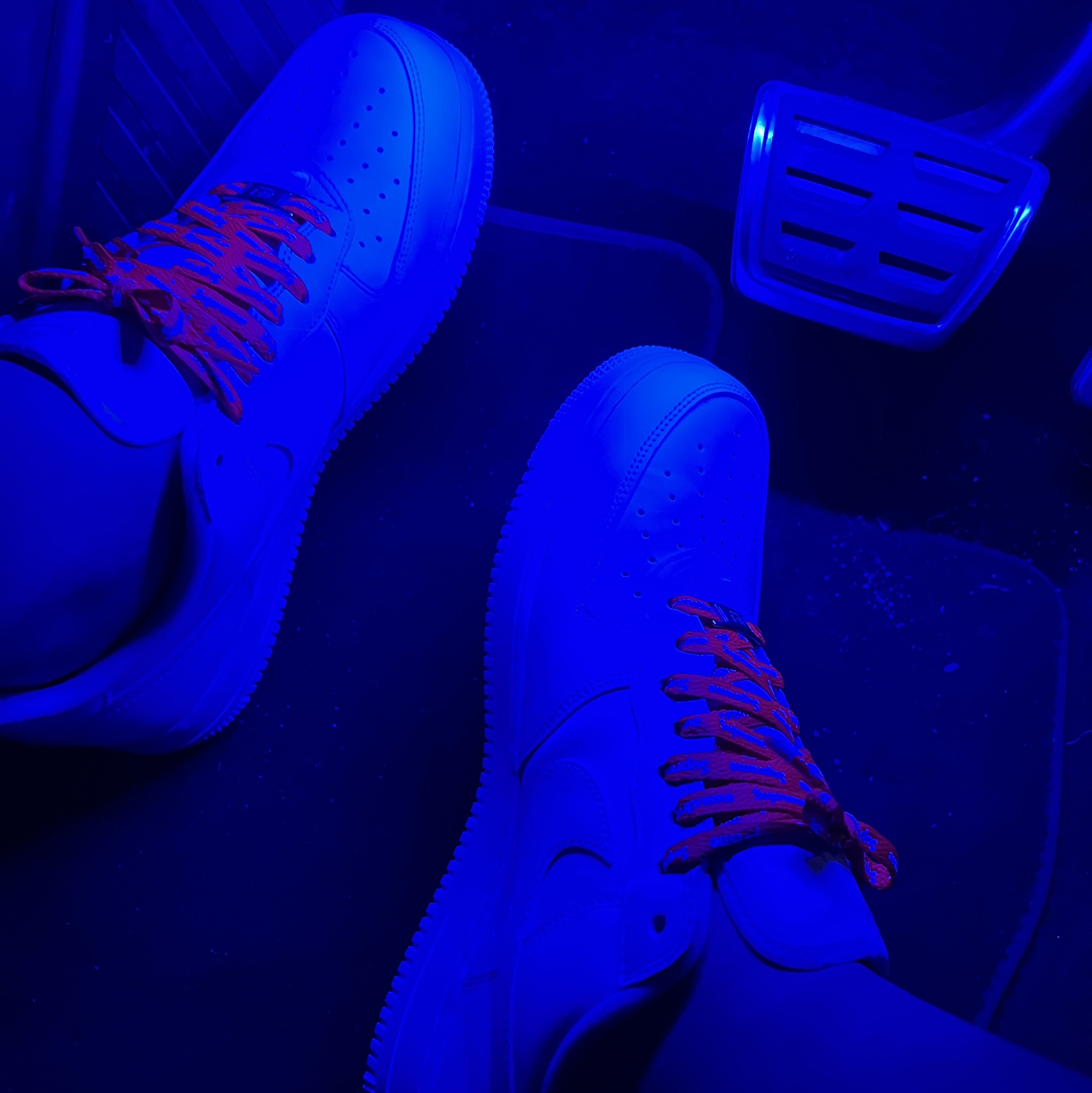 Nike x Supreme Air Force 1 Low White 착용 스타일