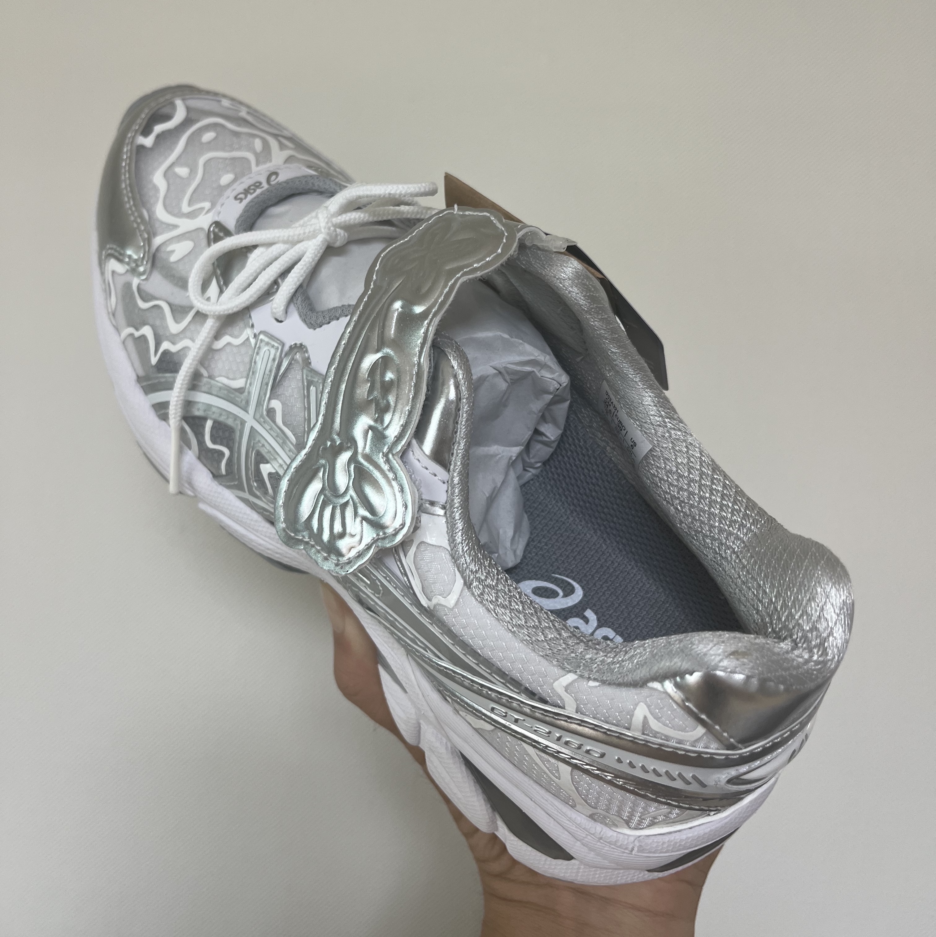 Asics x Cecilie Bahnsen GT-2160 White 착용 스타일 - 2