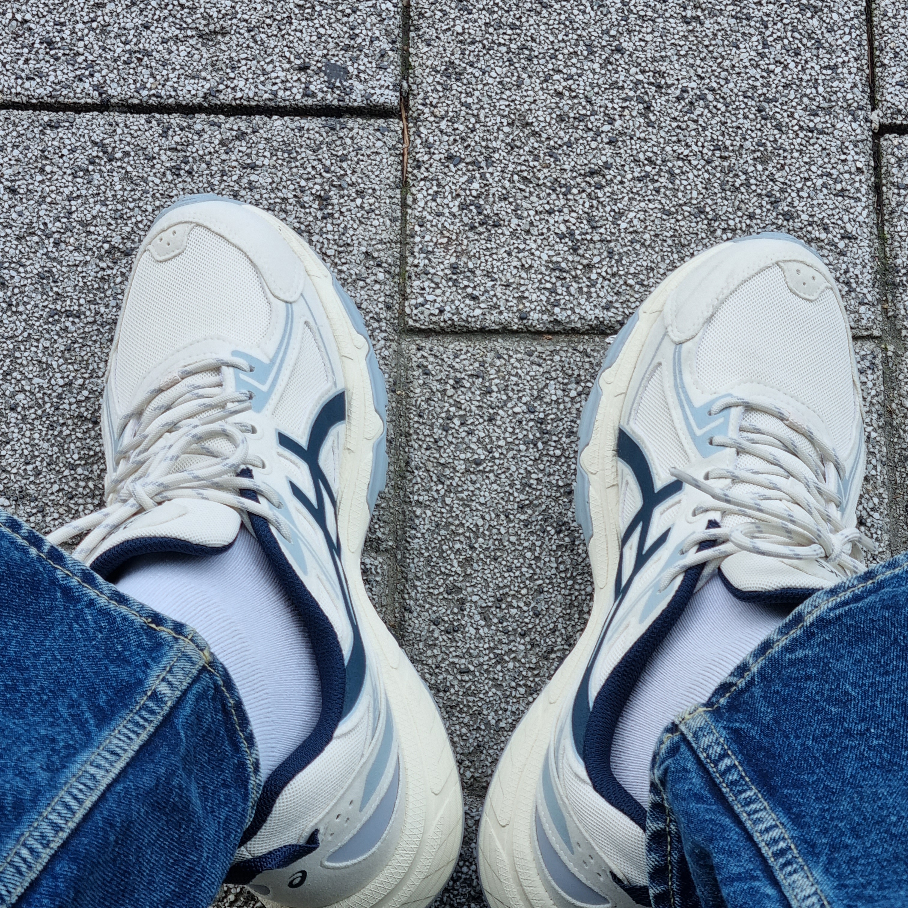 Asics Gel-Venture 6 SPS Birch French Blue 착용 스타일