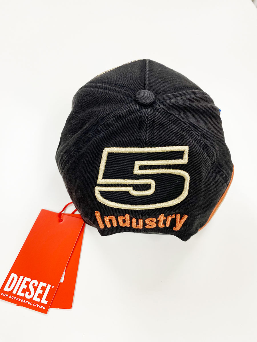 Diesel Baseball Cap with Racing Embroidery Black, Diesel J-Hives Windbreaker with Contrast Piping Black 착용 스타일 - 3