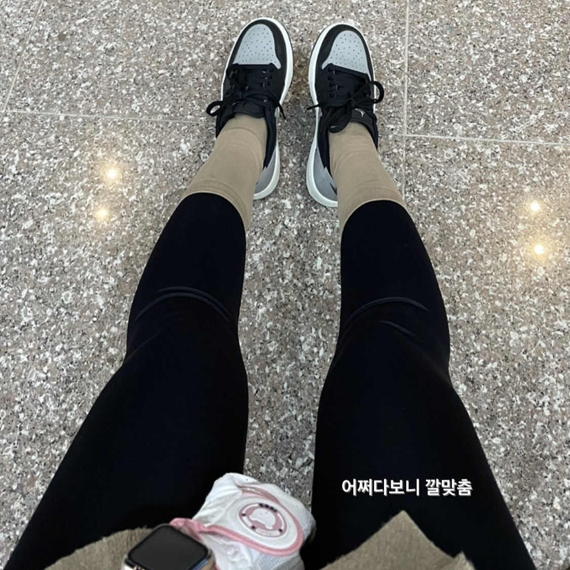 Jordan 1 Low Golf Shadow 착용 스타일 - 2