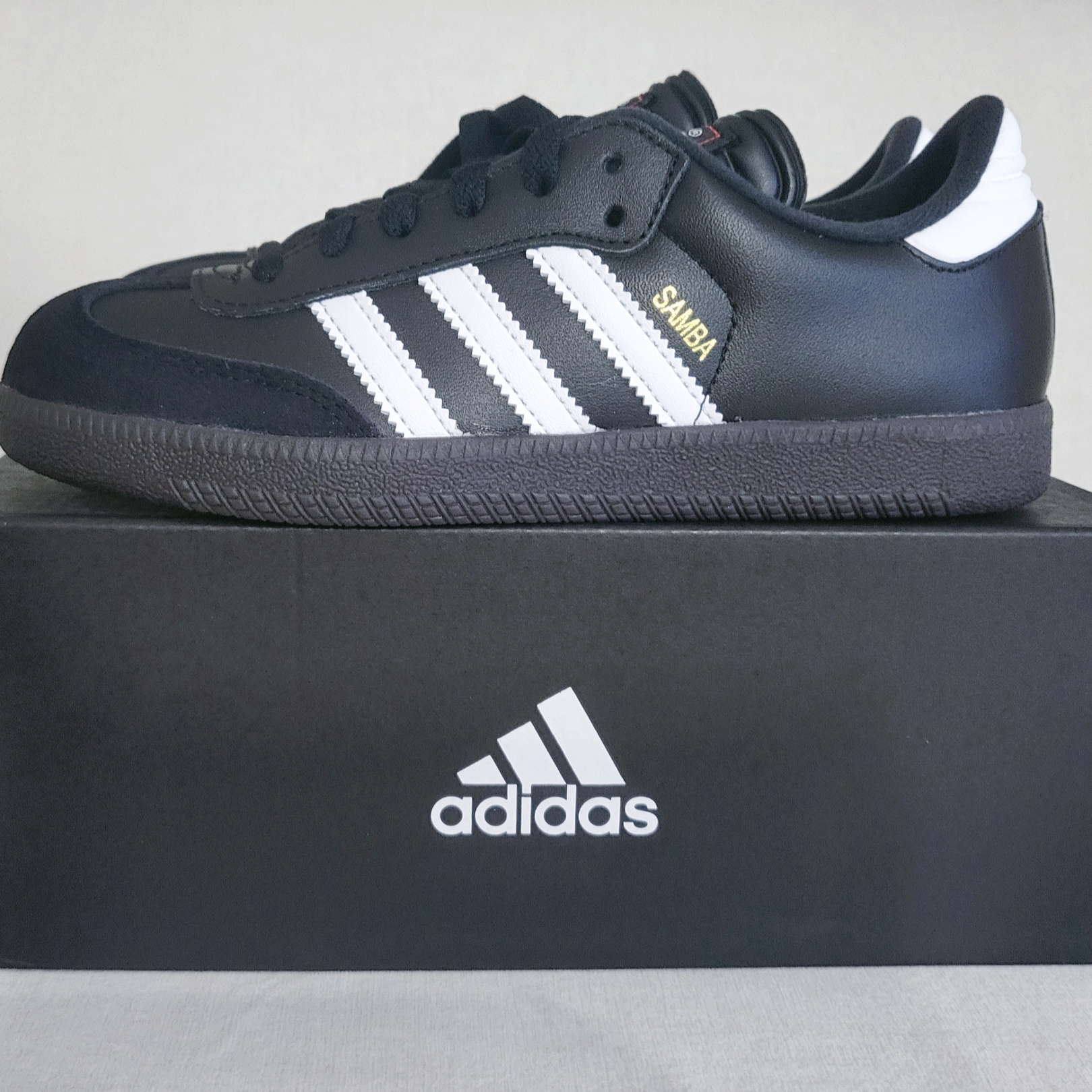 (J) Adidas Samba Classic Core Black 착용 스타일 - 1