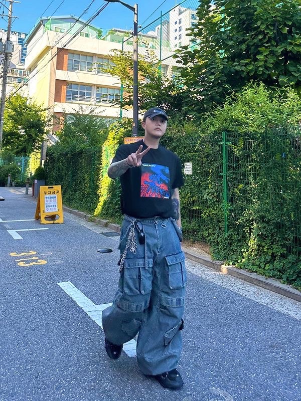 [KREAM 단독] Ourpas 030 Wide Cargo Denim Blue 착용 스타일