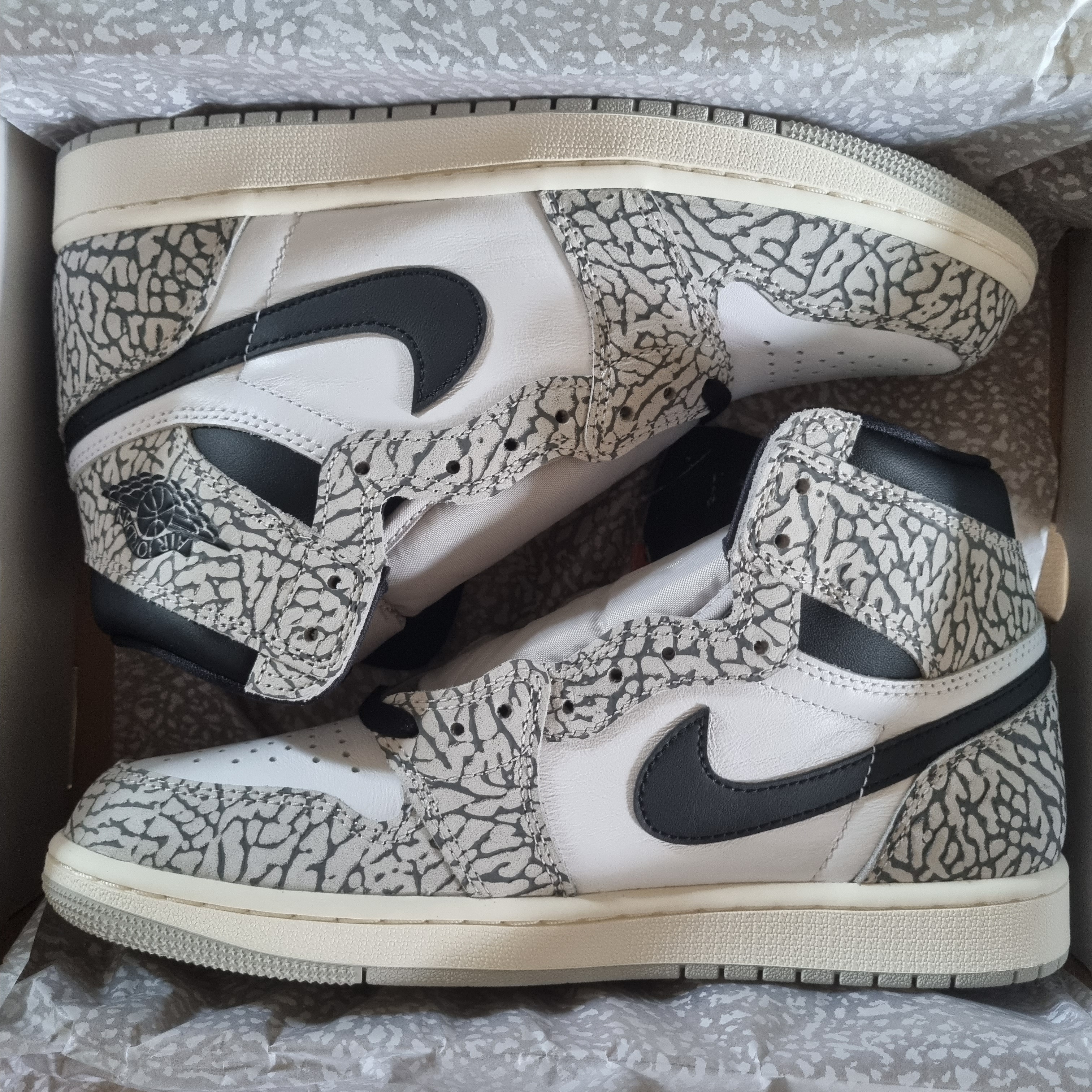 Jordan 1 Retro High OG White Cement 착용 스타일
