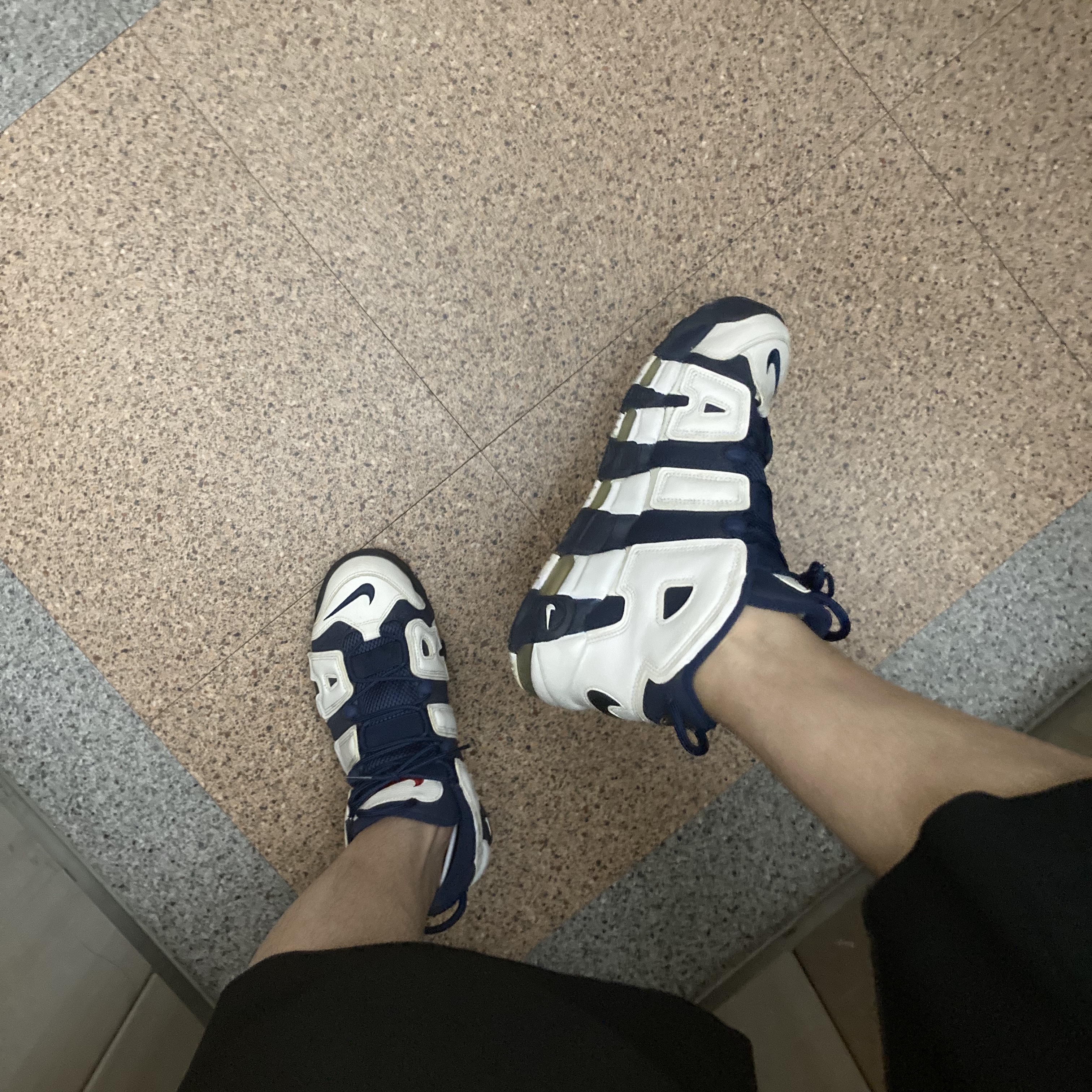 Nike Air More Uptempo Olympic 2016 착용 스타일