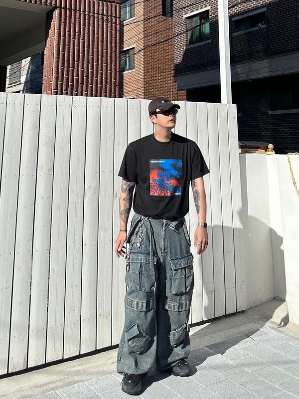 [KREAM 단독] Ourpas 030 Wide Cargo Denim Blue 착용 스타일