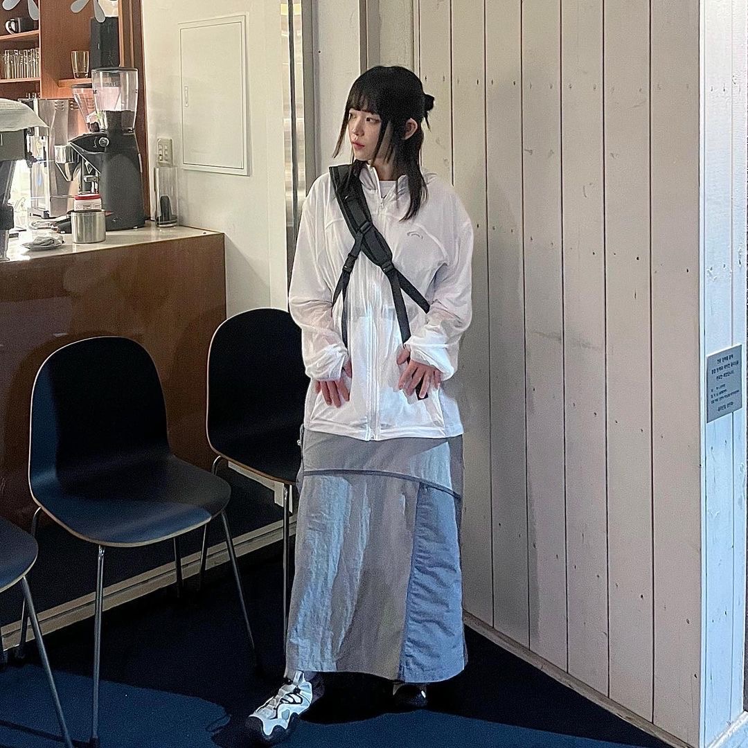 Art of Field Mesh Hood Zip-Up White, Art of Field Mesh Hood Zip-Up Black 착용 스타일
